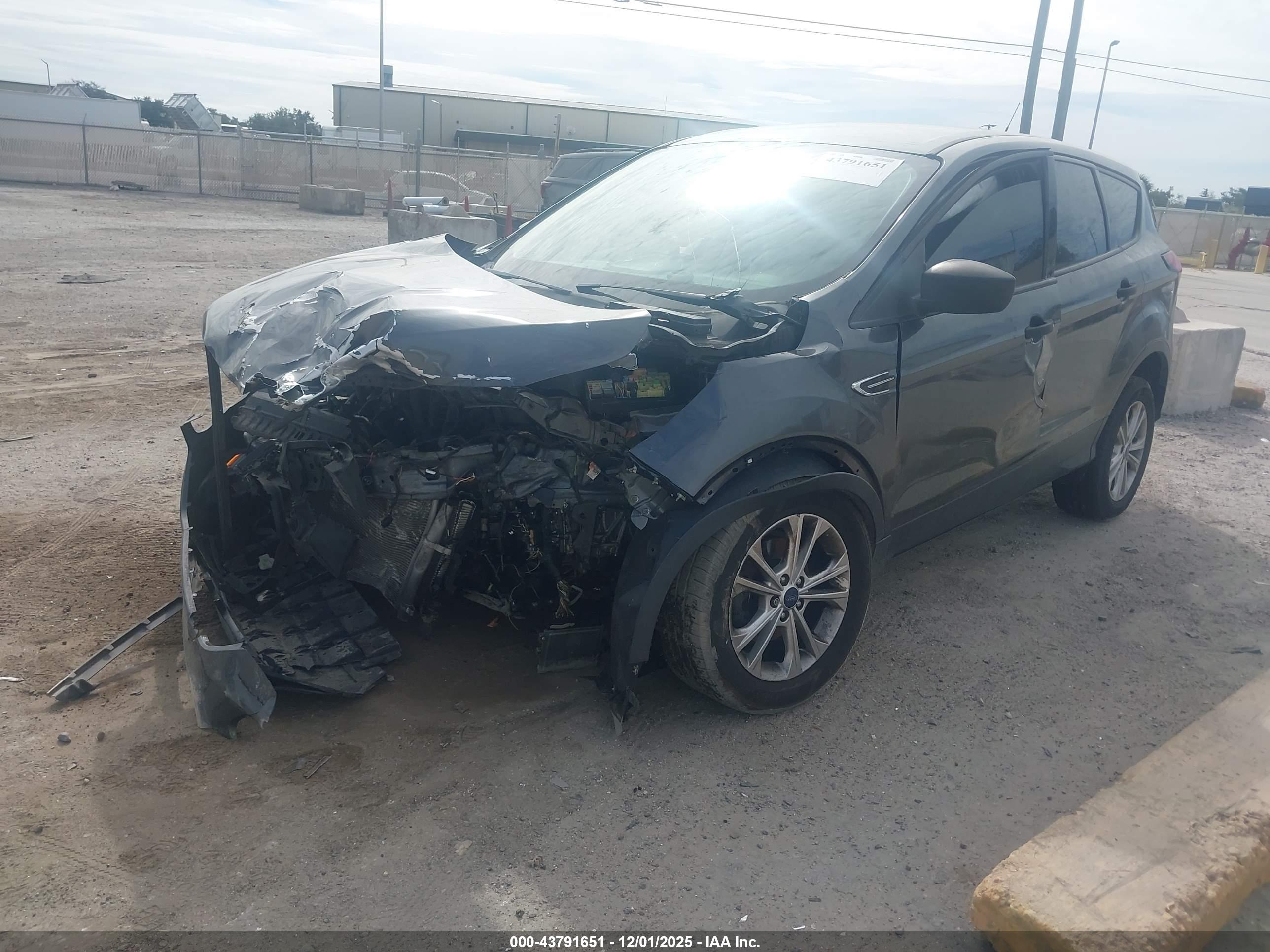 FORD ESCAPE image 2