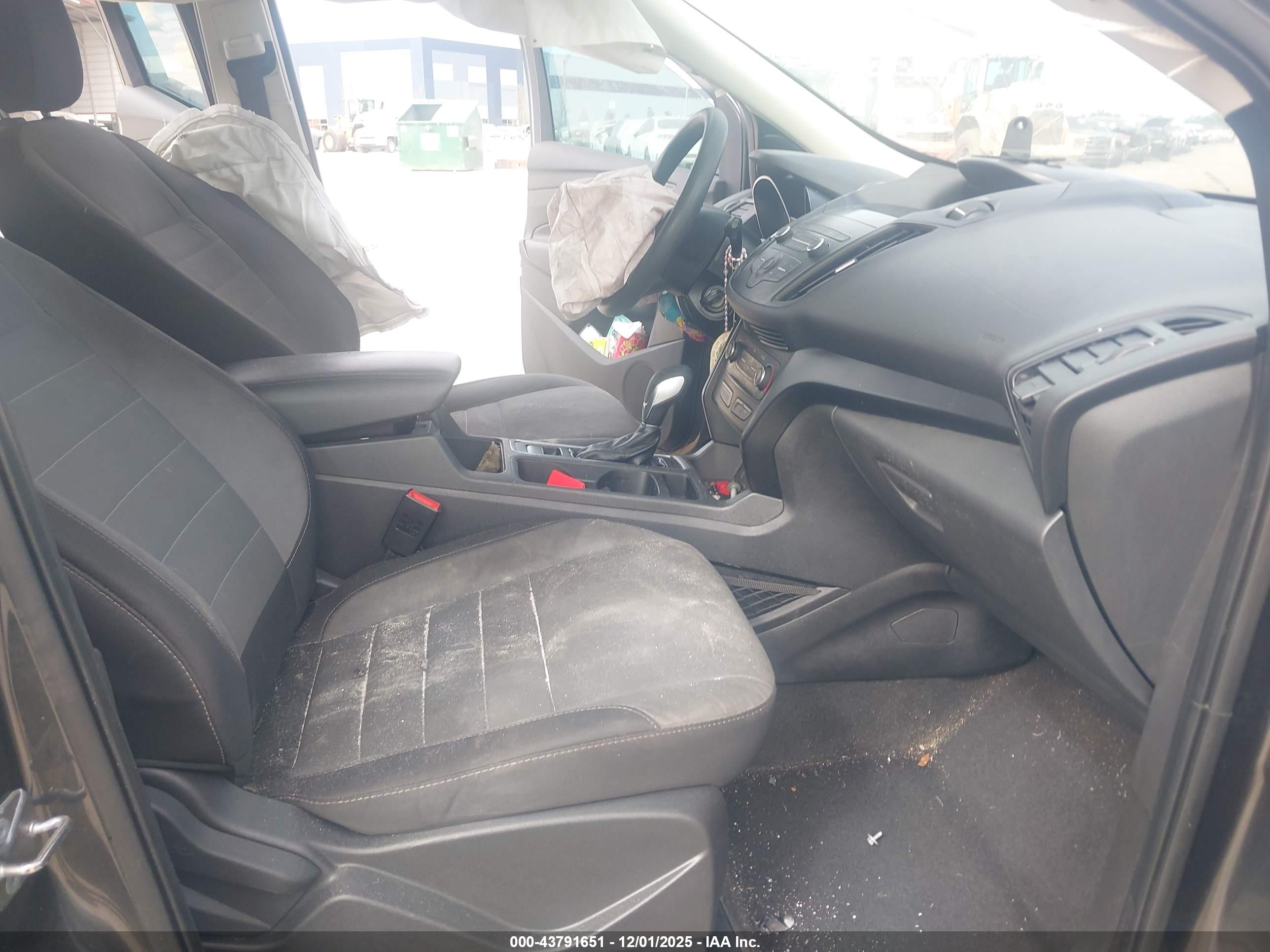 FORD ESCAPE image 5