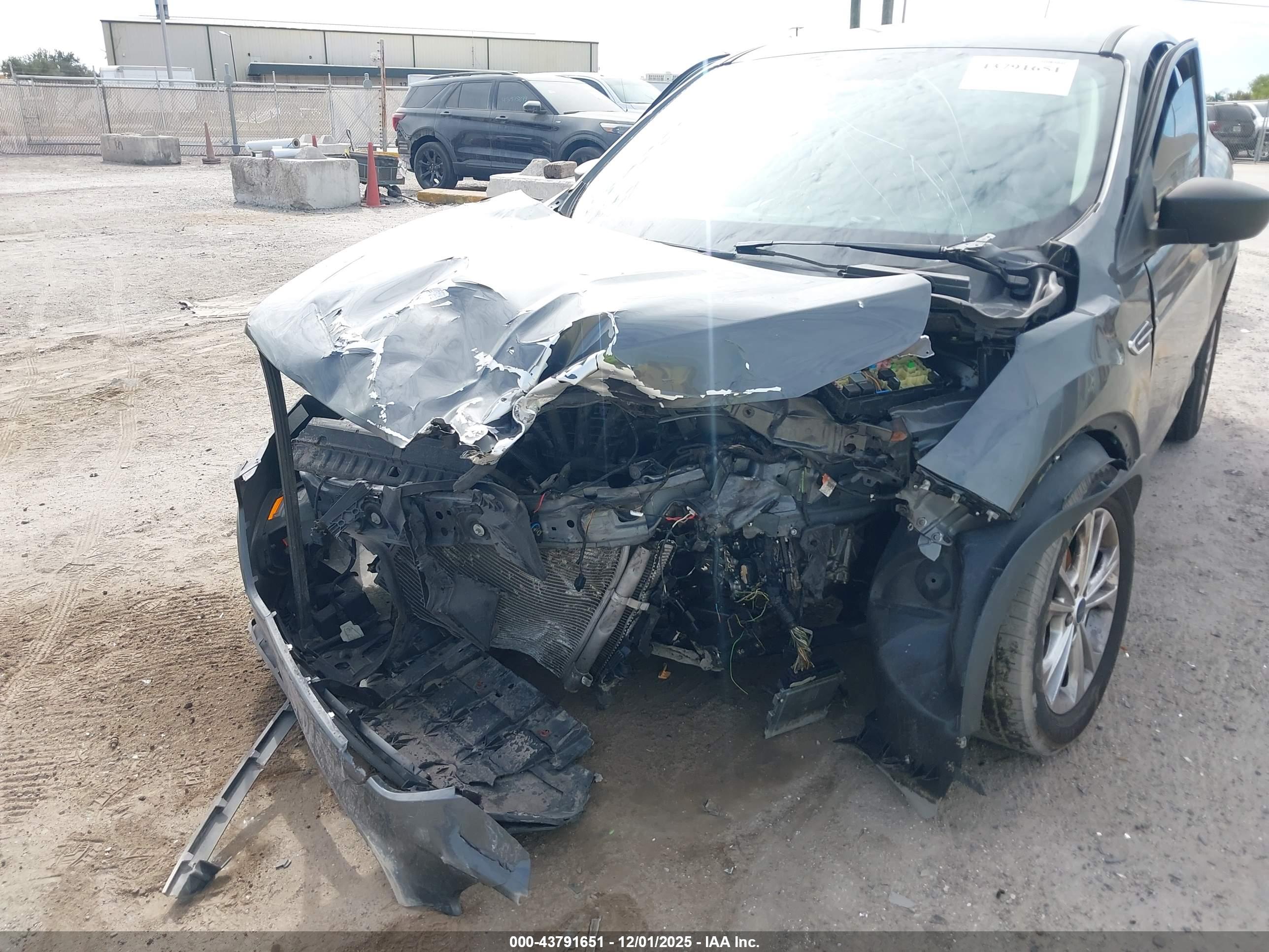 FORD ESCAPE image 6