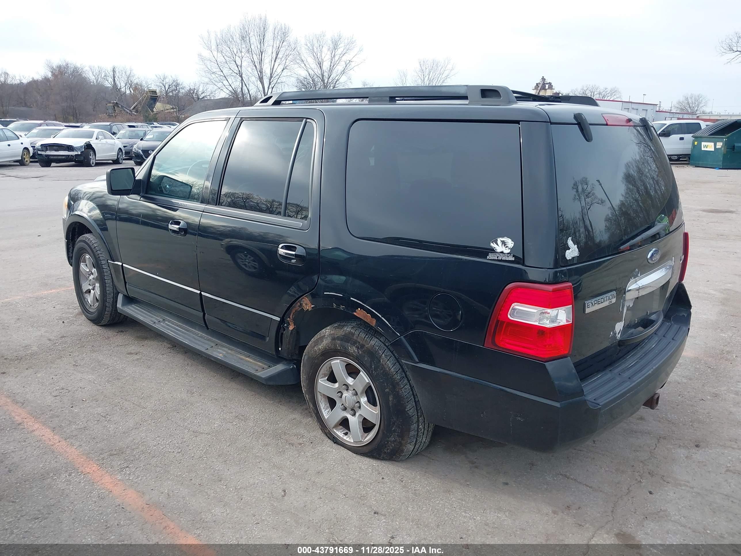 FORD EXPEDITION image 3