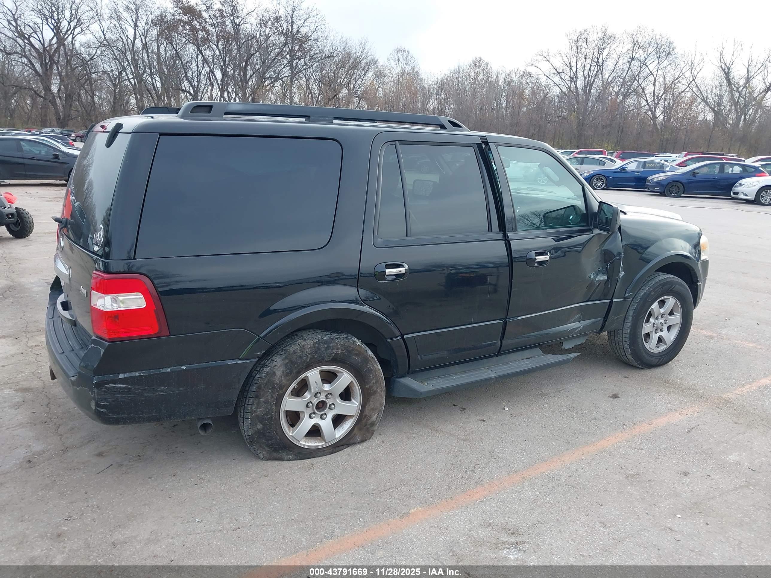 FORD EXPEDITION image 4