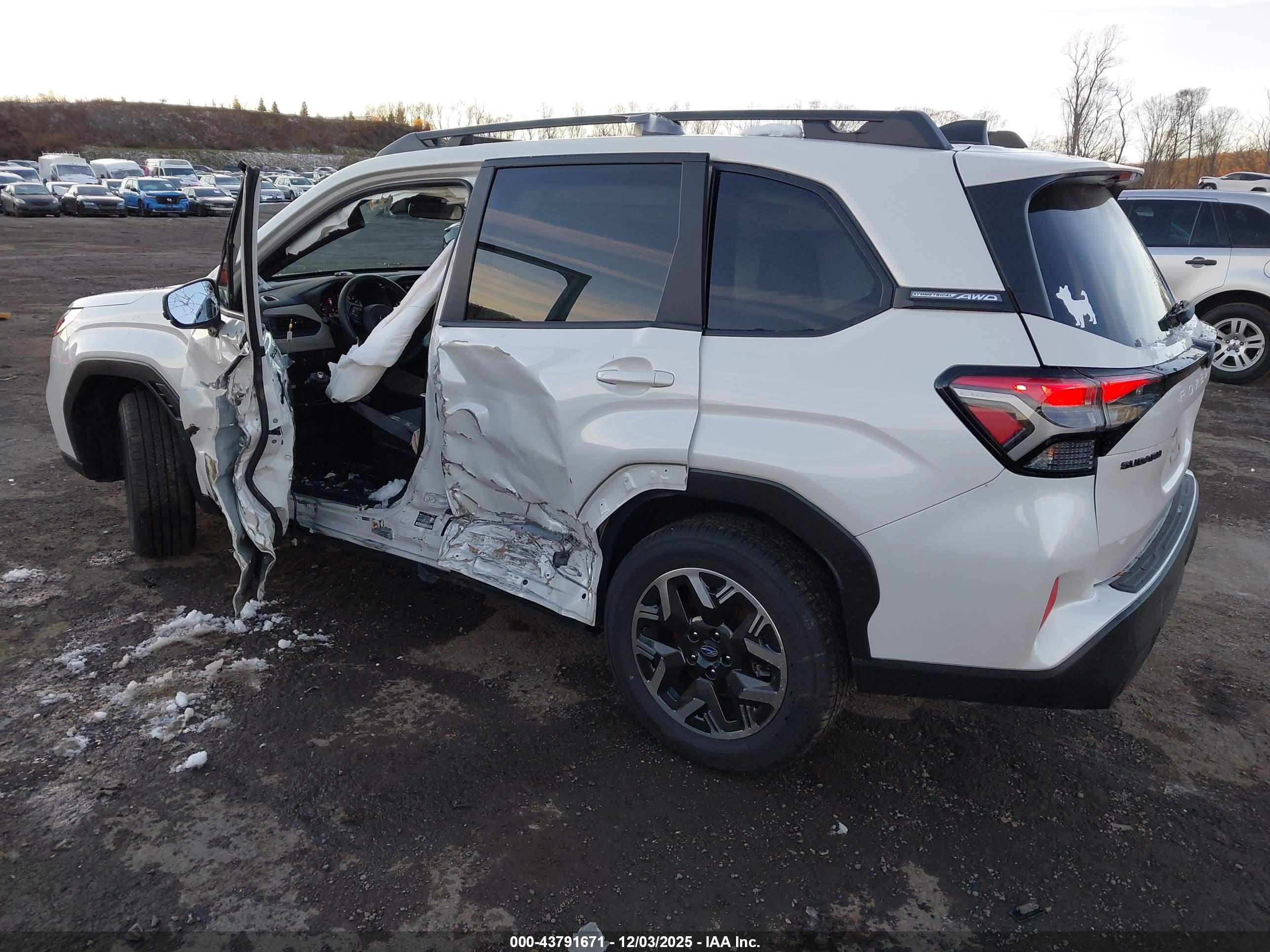 SUBARU FORESTER image 3