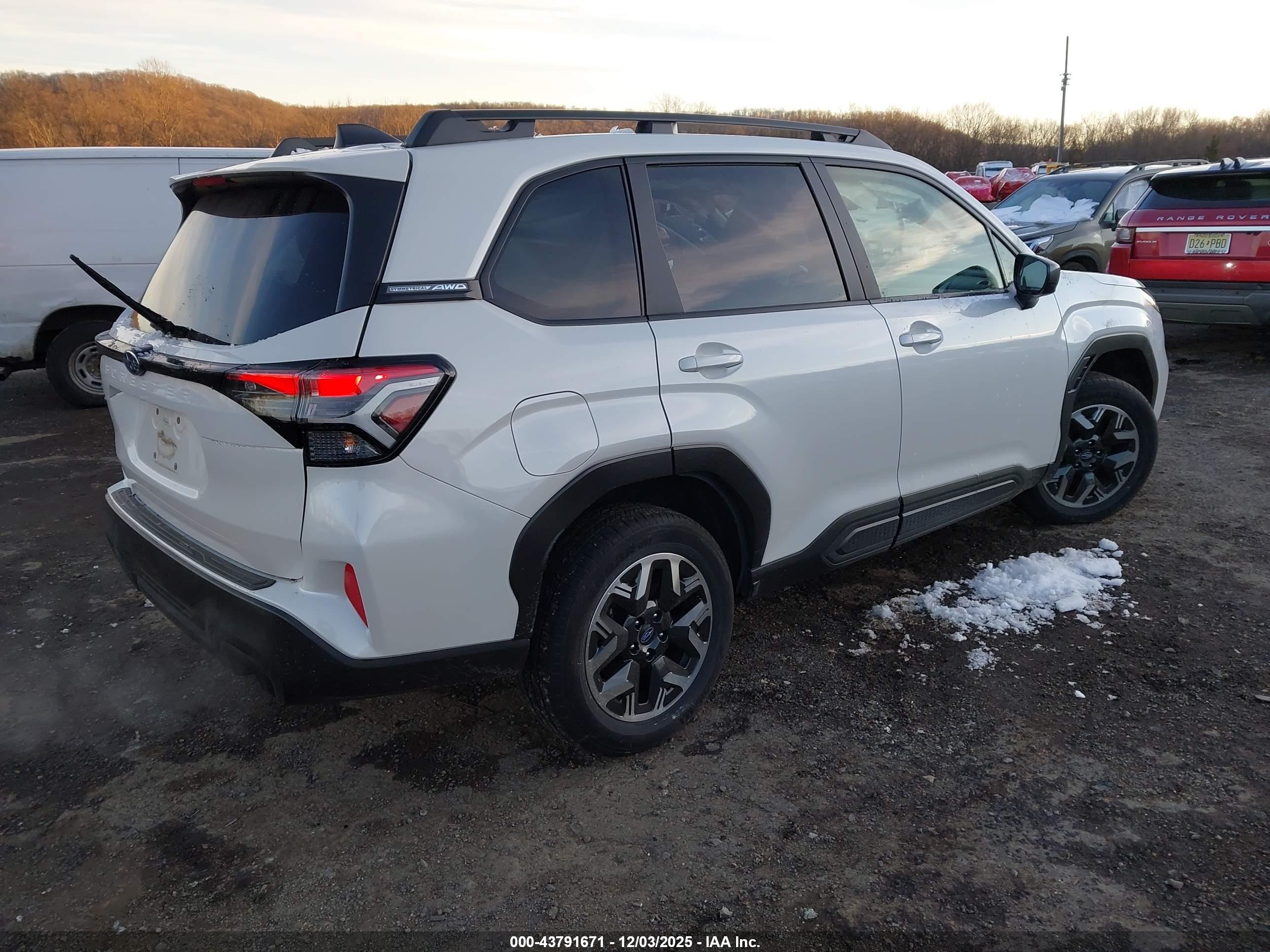 SUBARU FORESTER image 4