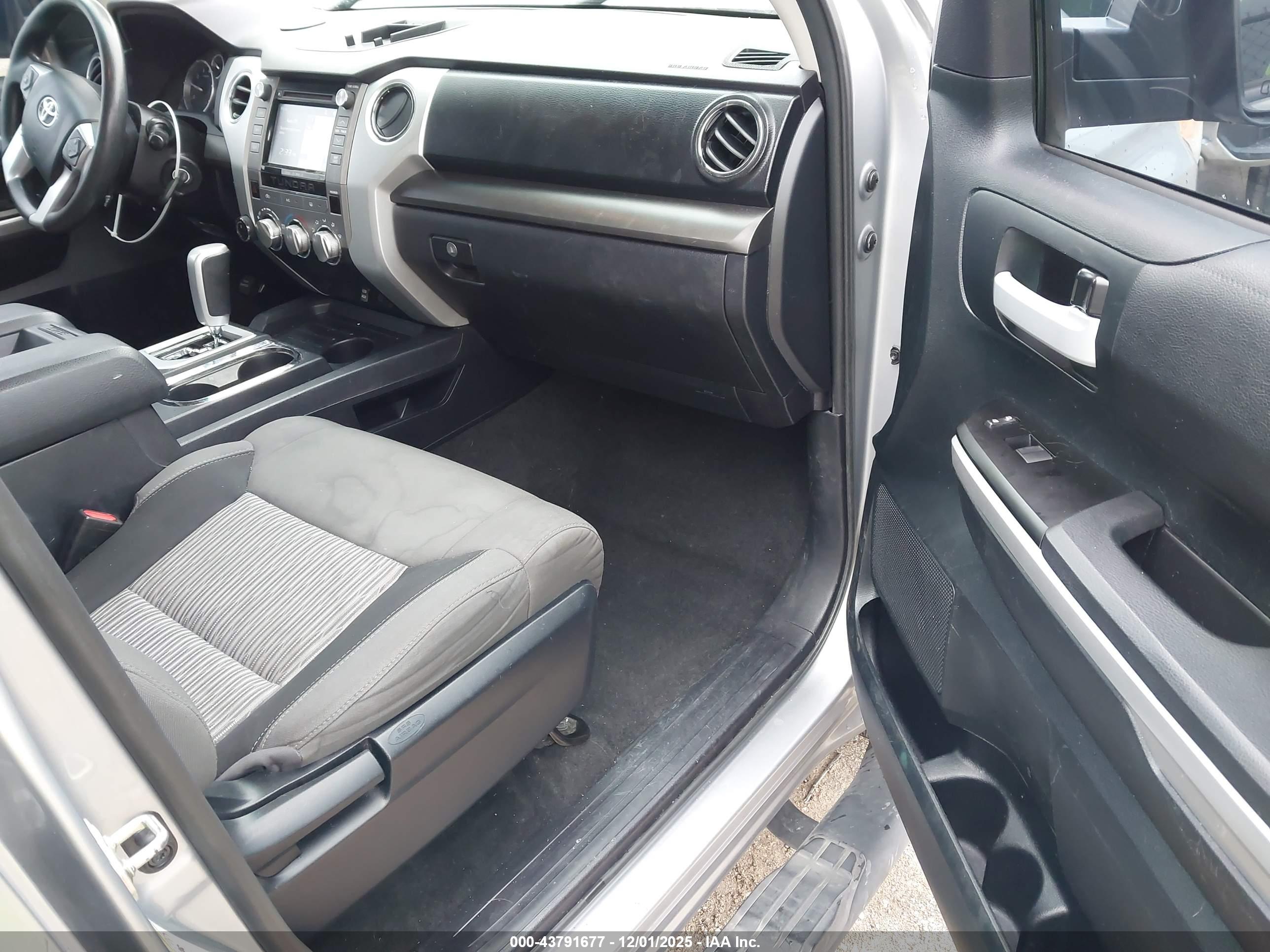 TOYOTA TUNDRA image 5