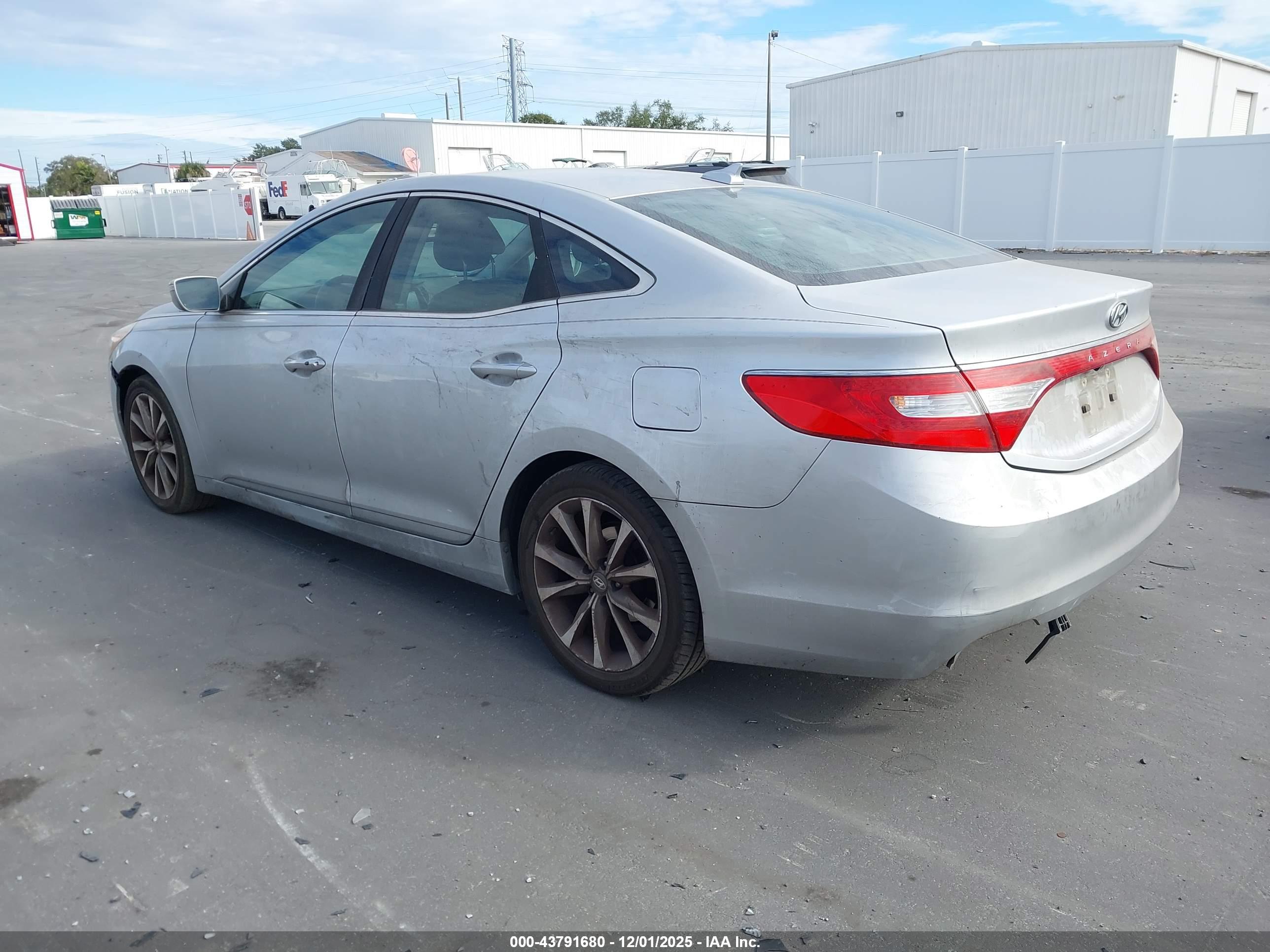 HYUNDAI AZERA image 3