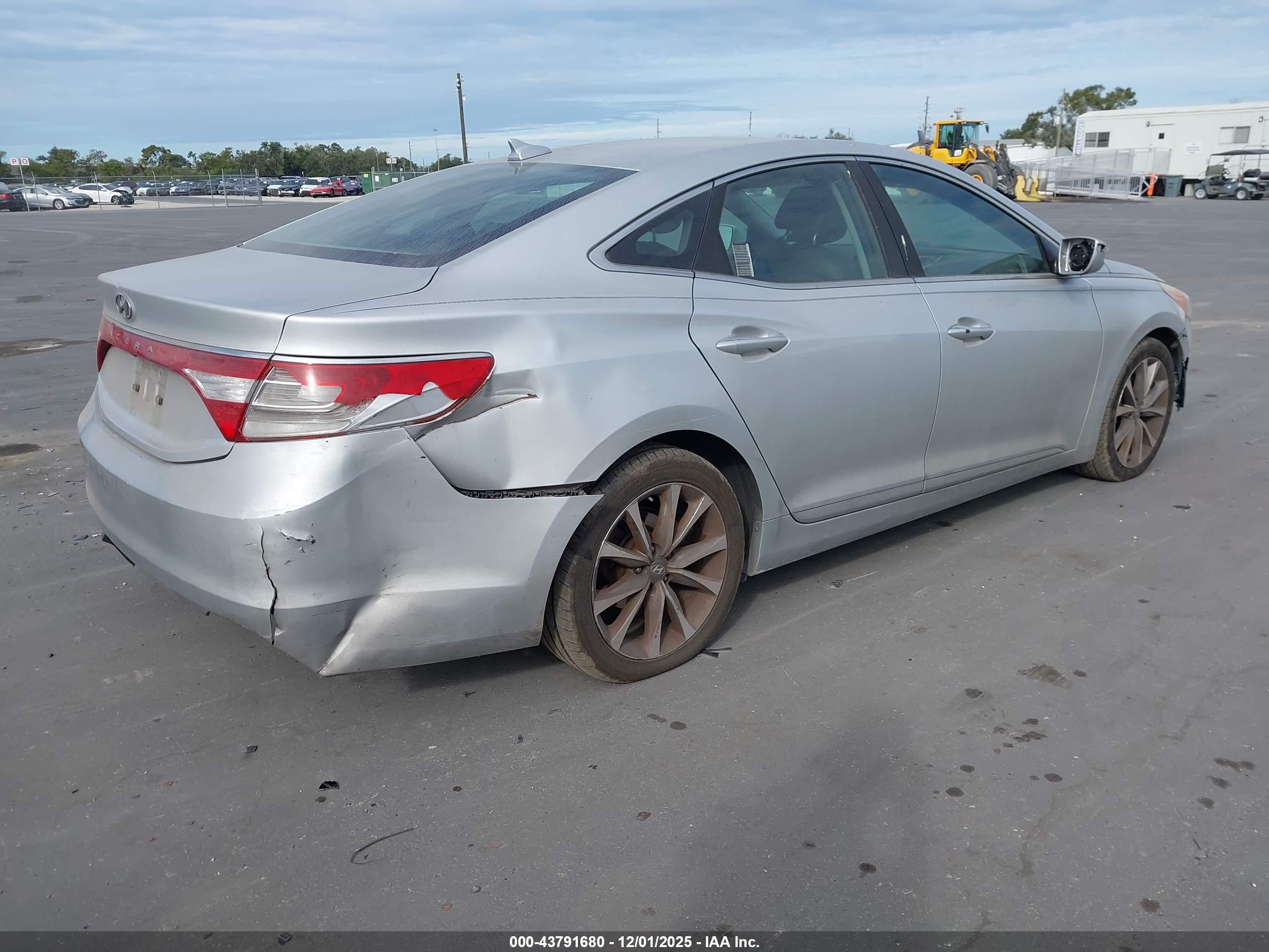 HYUNDAI AZERA image 4