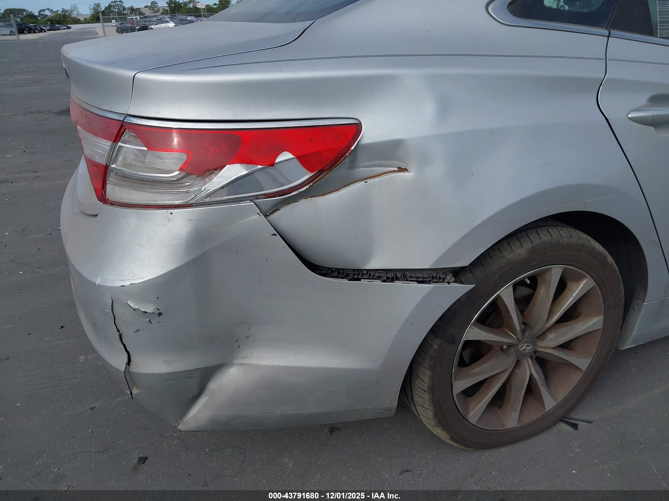 HYUNDAI AZERA image 6