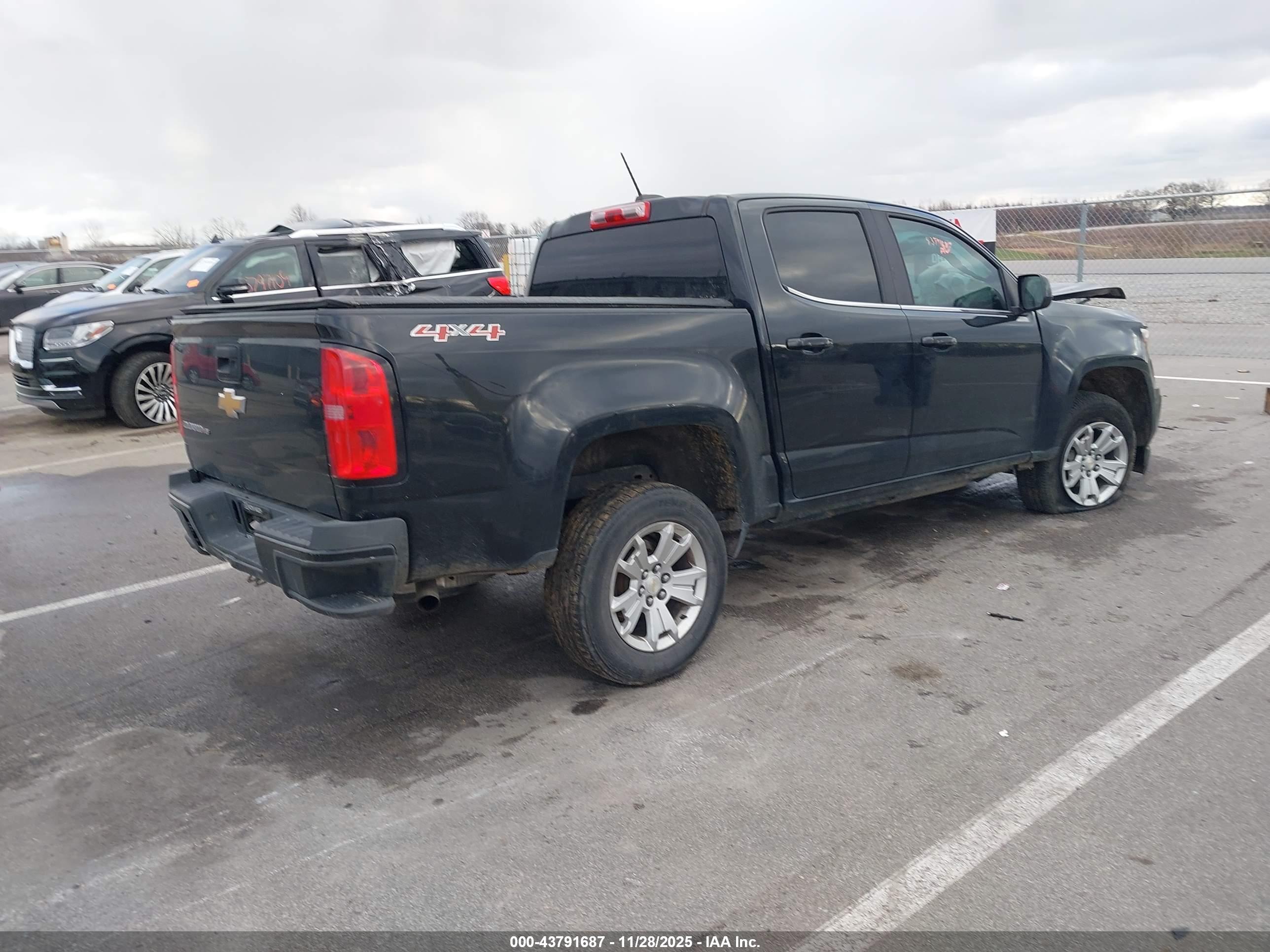 CHEVROLET COLORADO image 4
