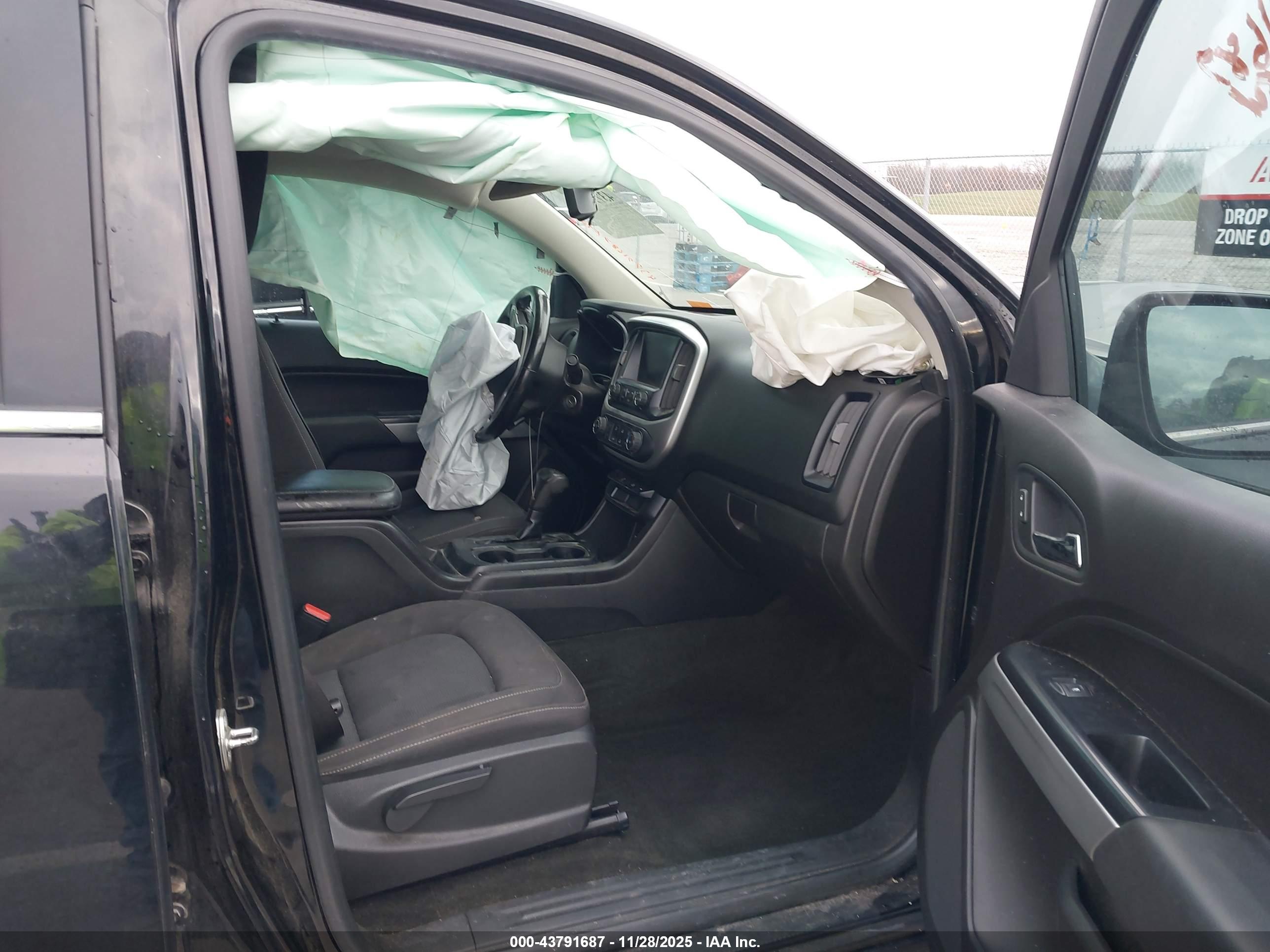 CHEVROLET COLORADO image 5