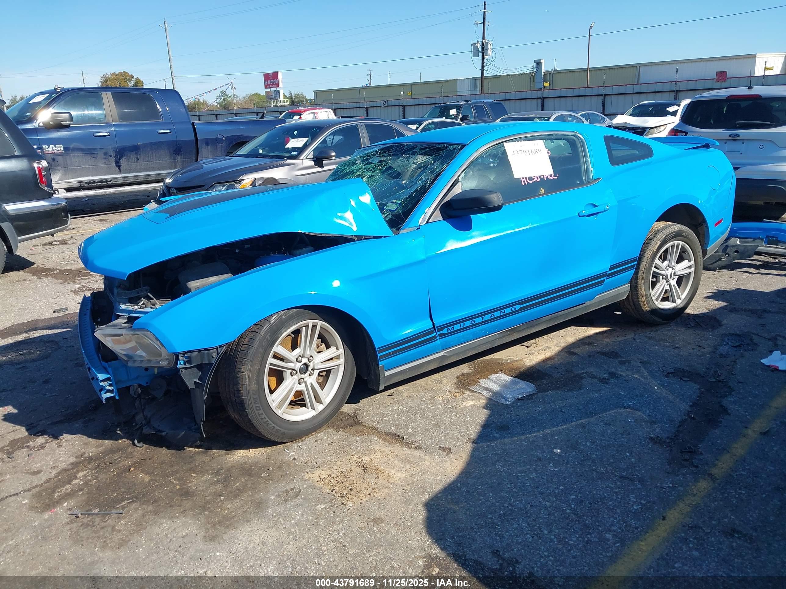 FORD MUSTANG image 2
