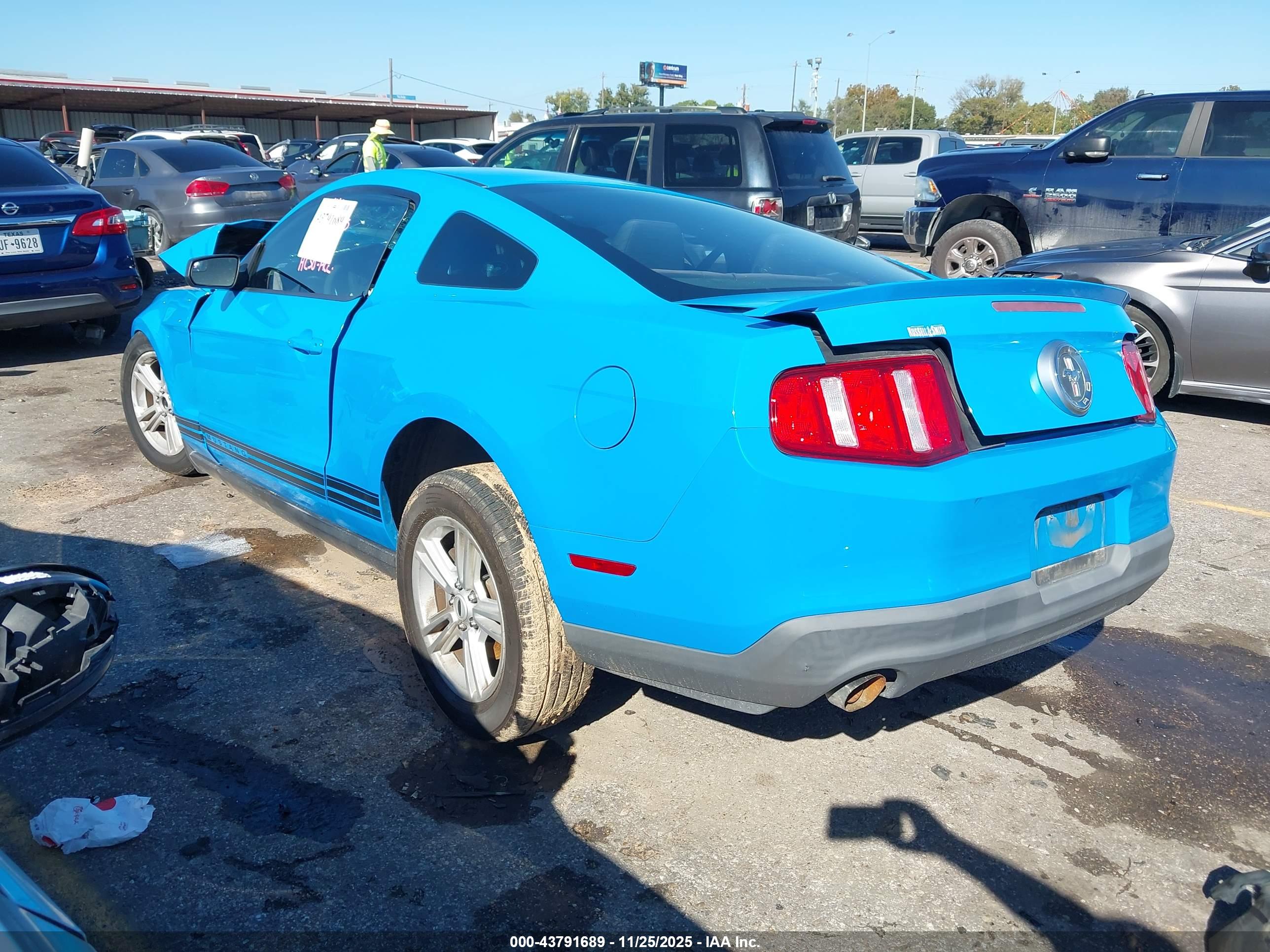 FORD MUSTANG image 3
