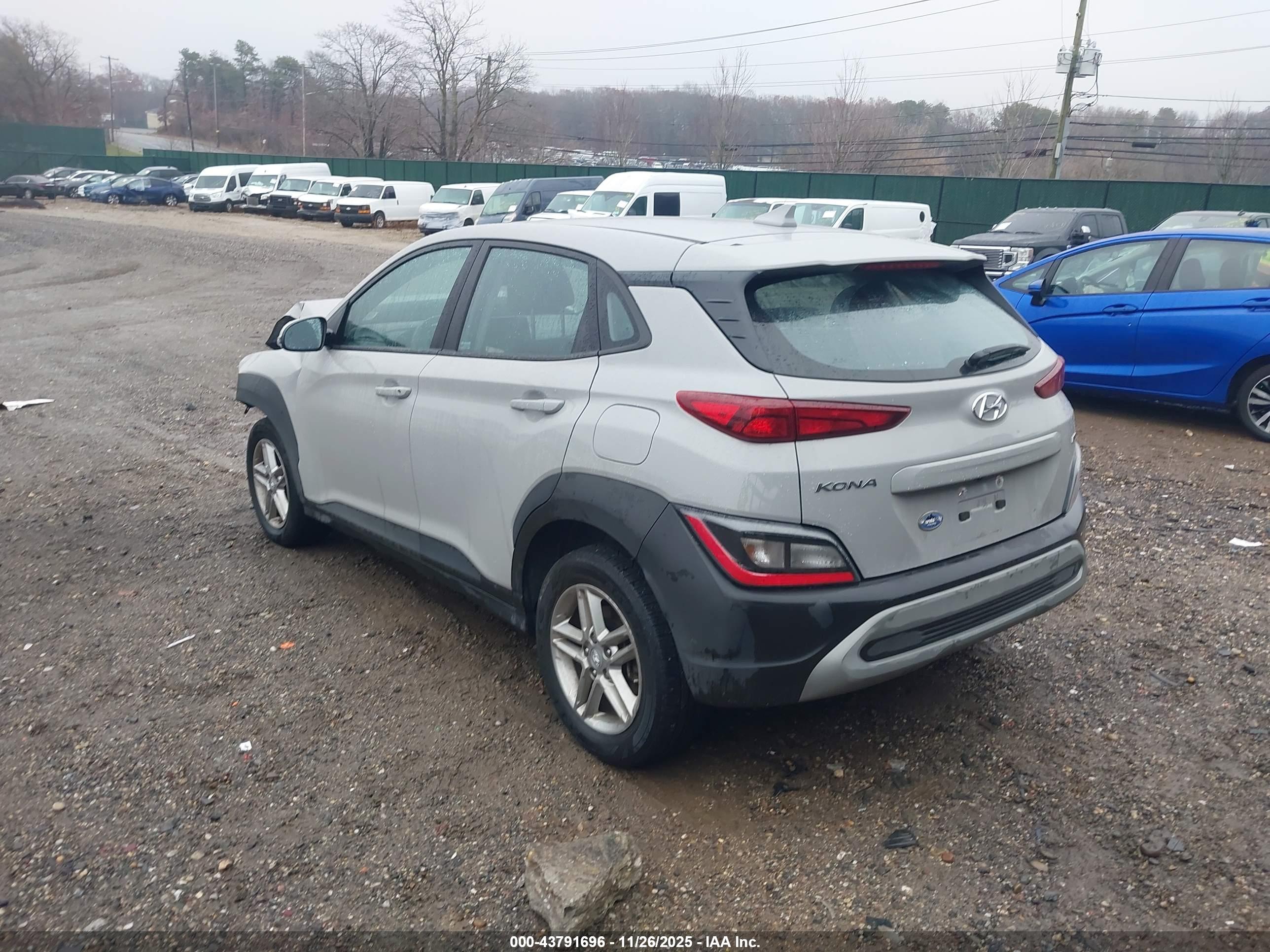 HYUNDAI KONA image 3