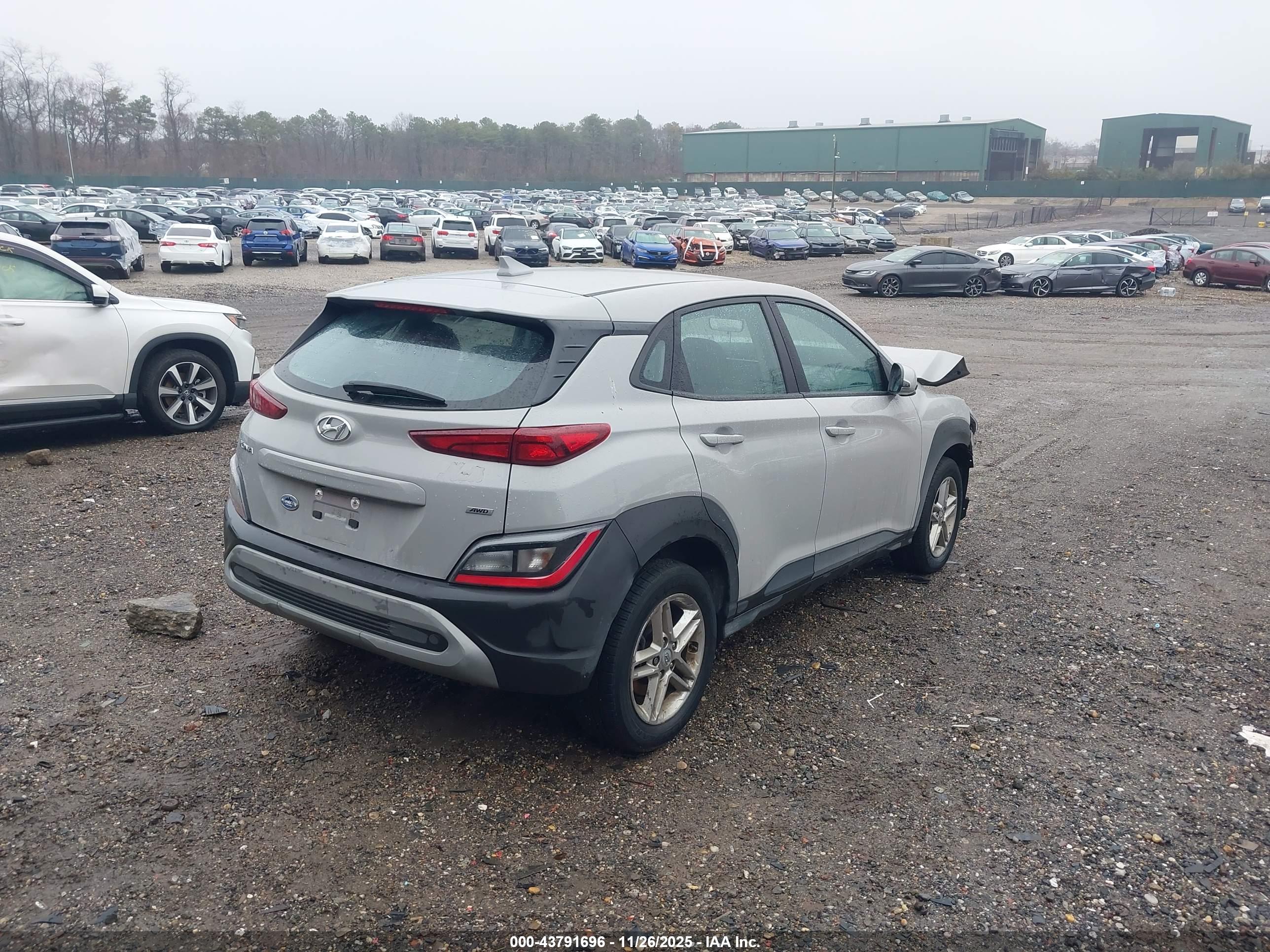 HYUNDAI KONA image 4