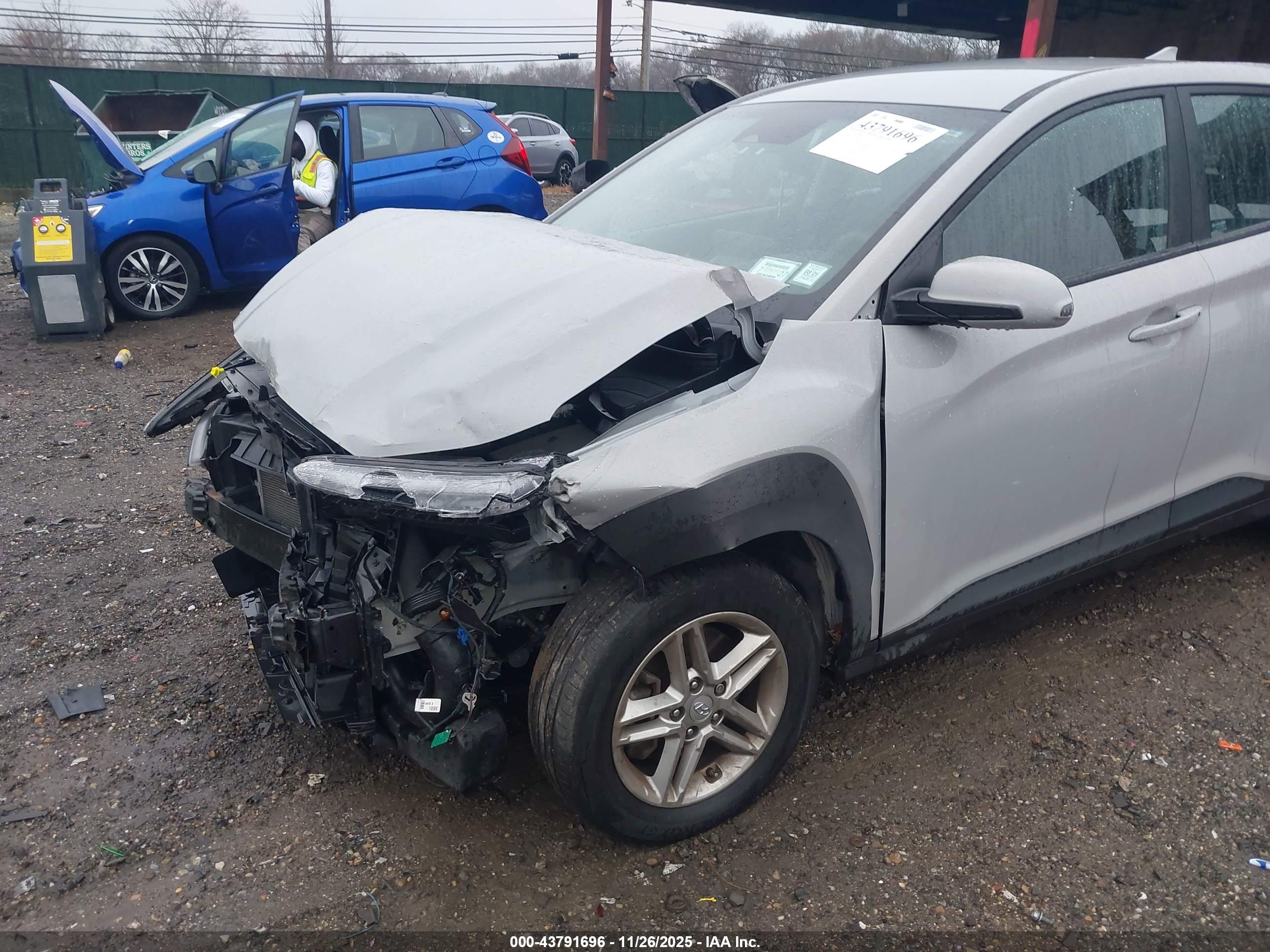 HYUNDAI KONA image 6