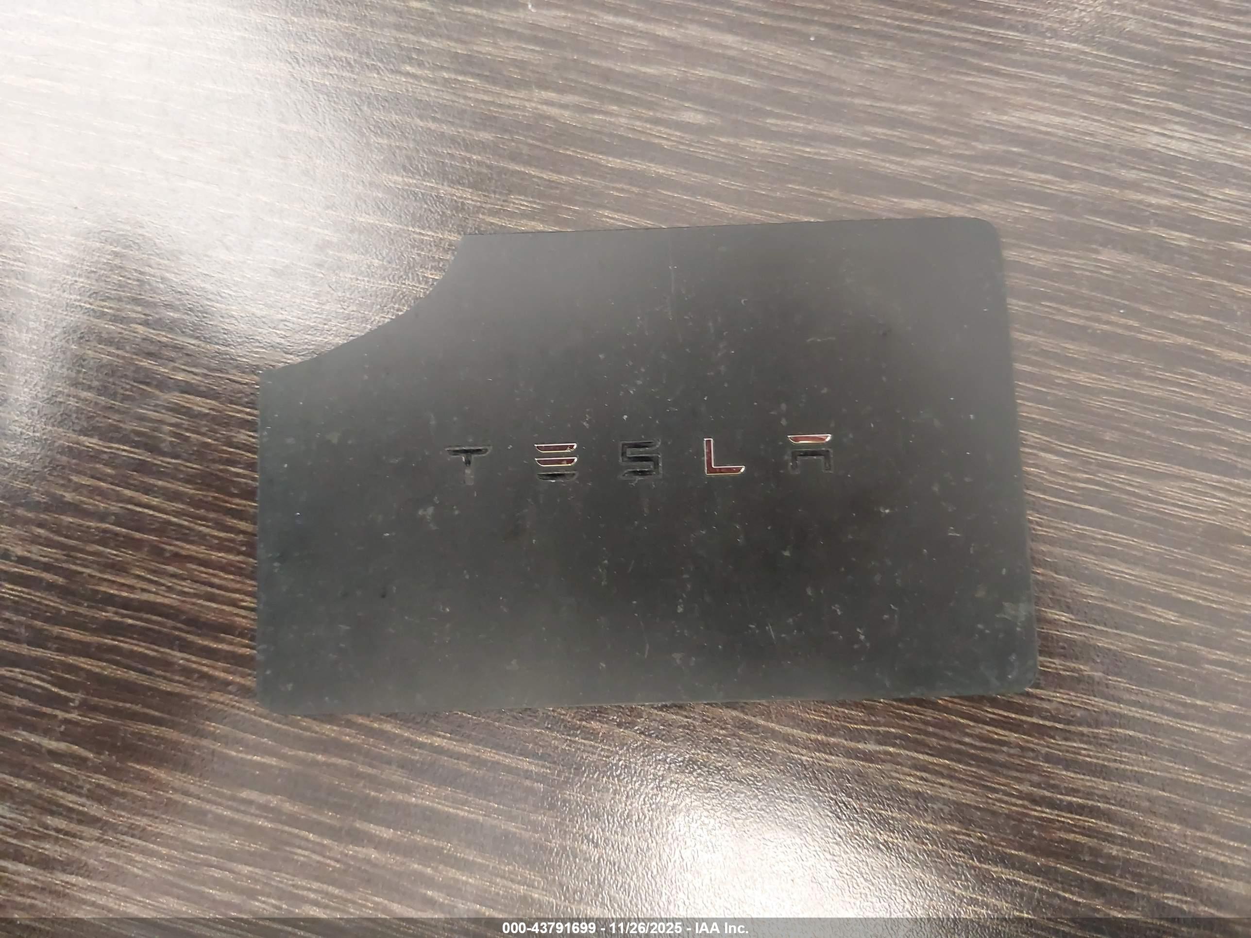 TESLA MODEL image 11
