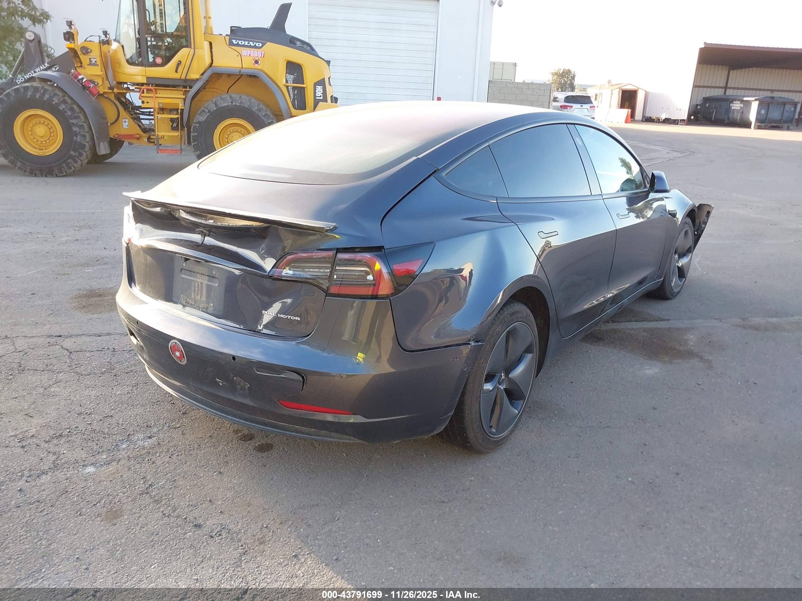 TESLA MODEL image 4