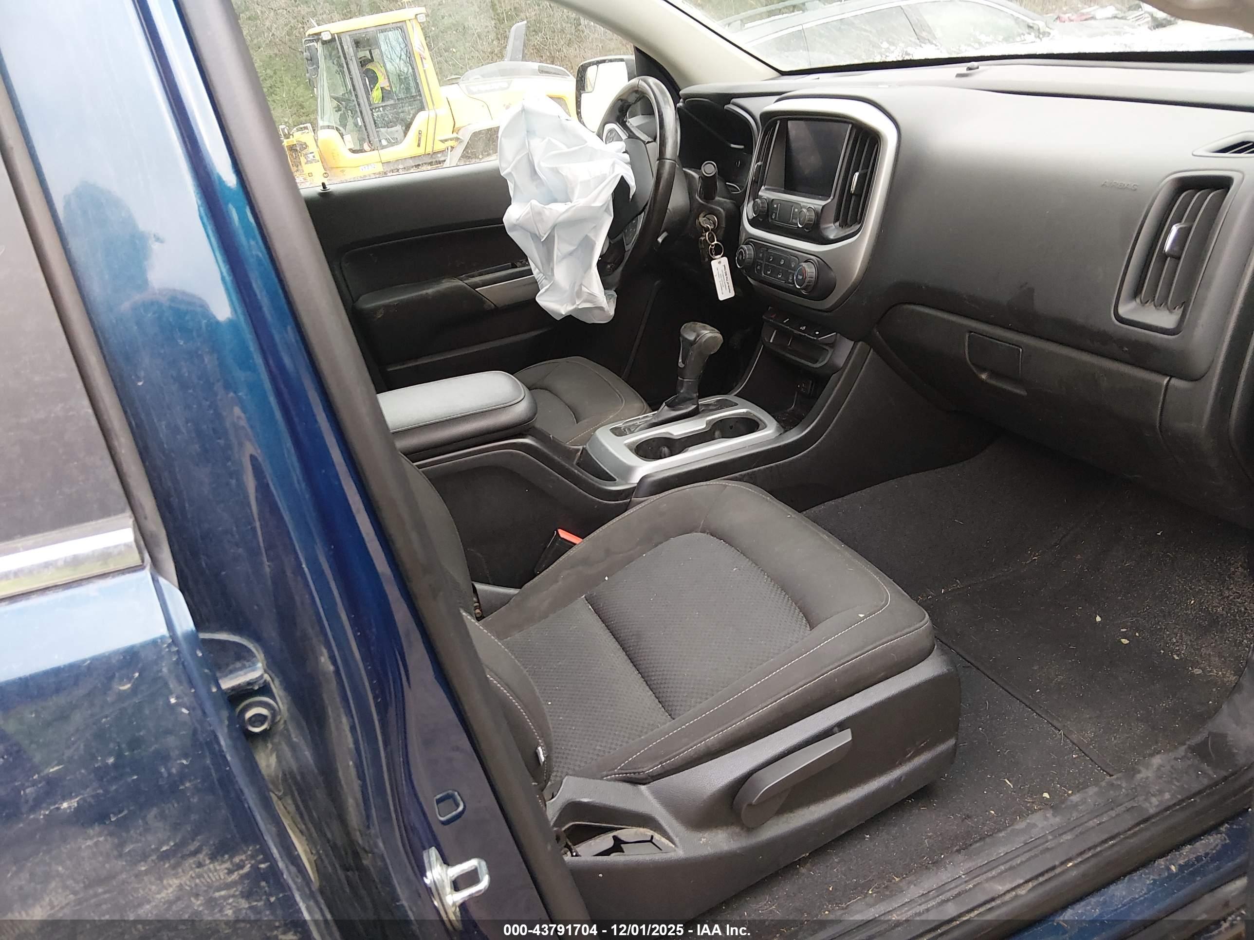 CHEVROLET COLORADO image 5