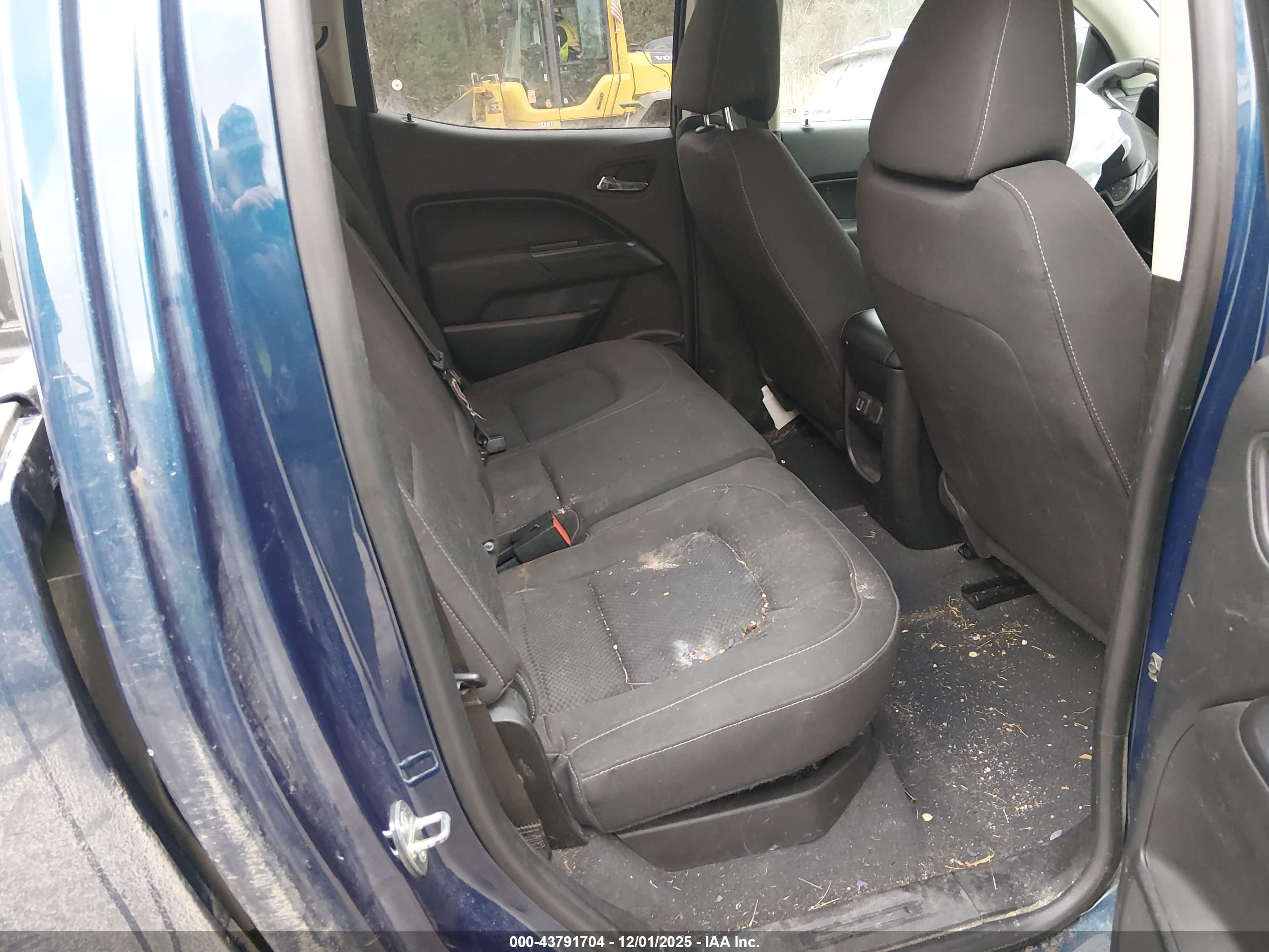 CHEVROLET COLORADO image 8