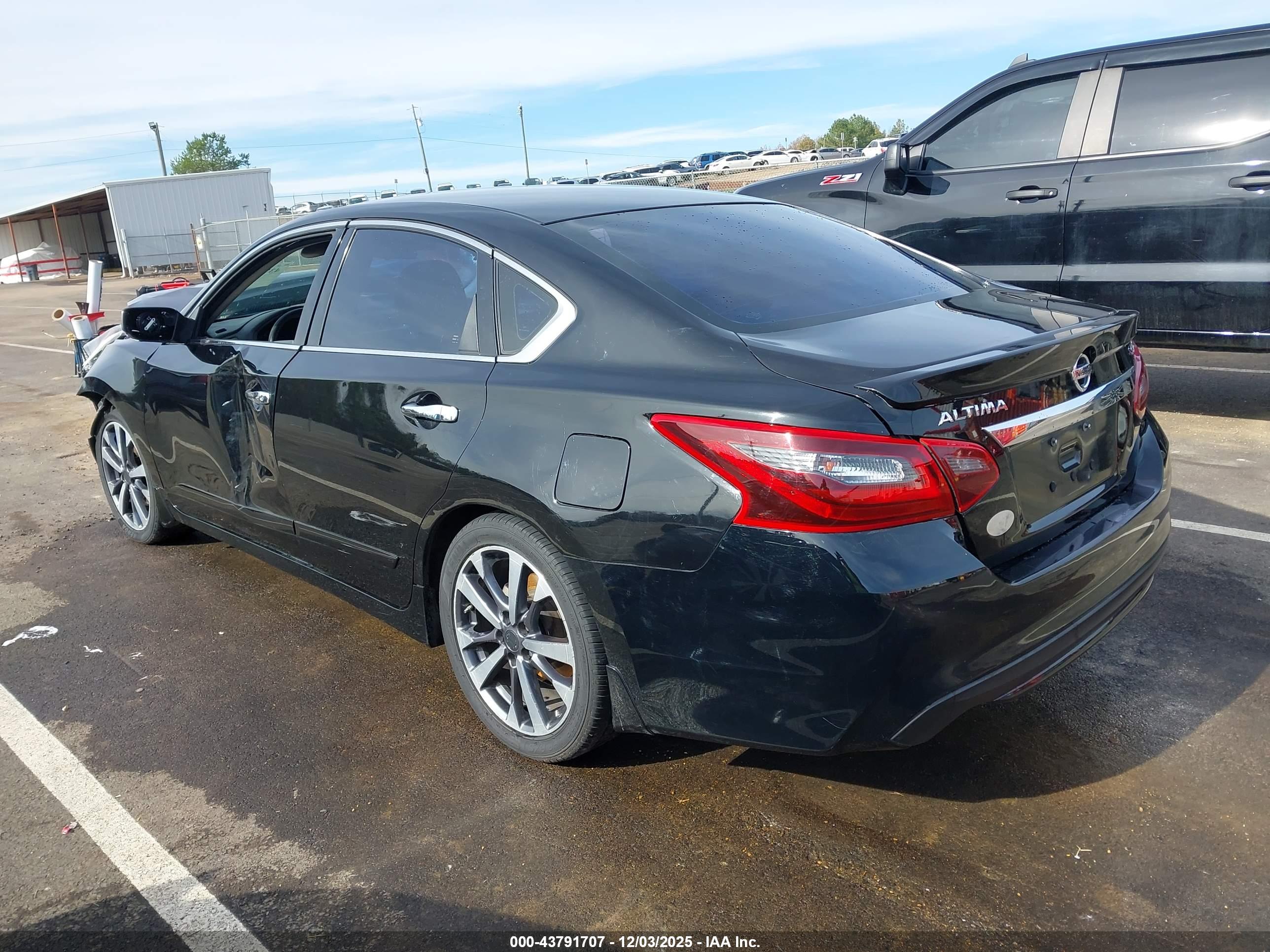 NISSAN ALTIMA image 3
