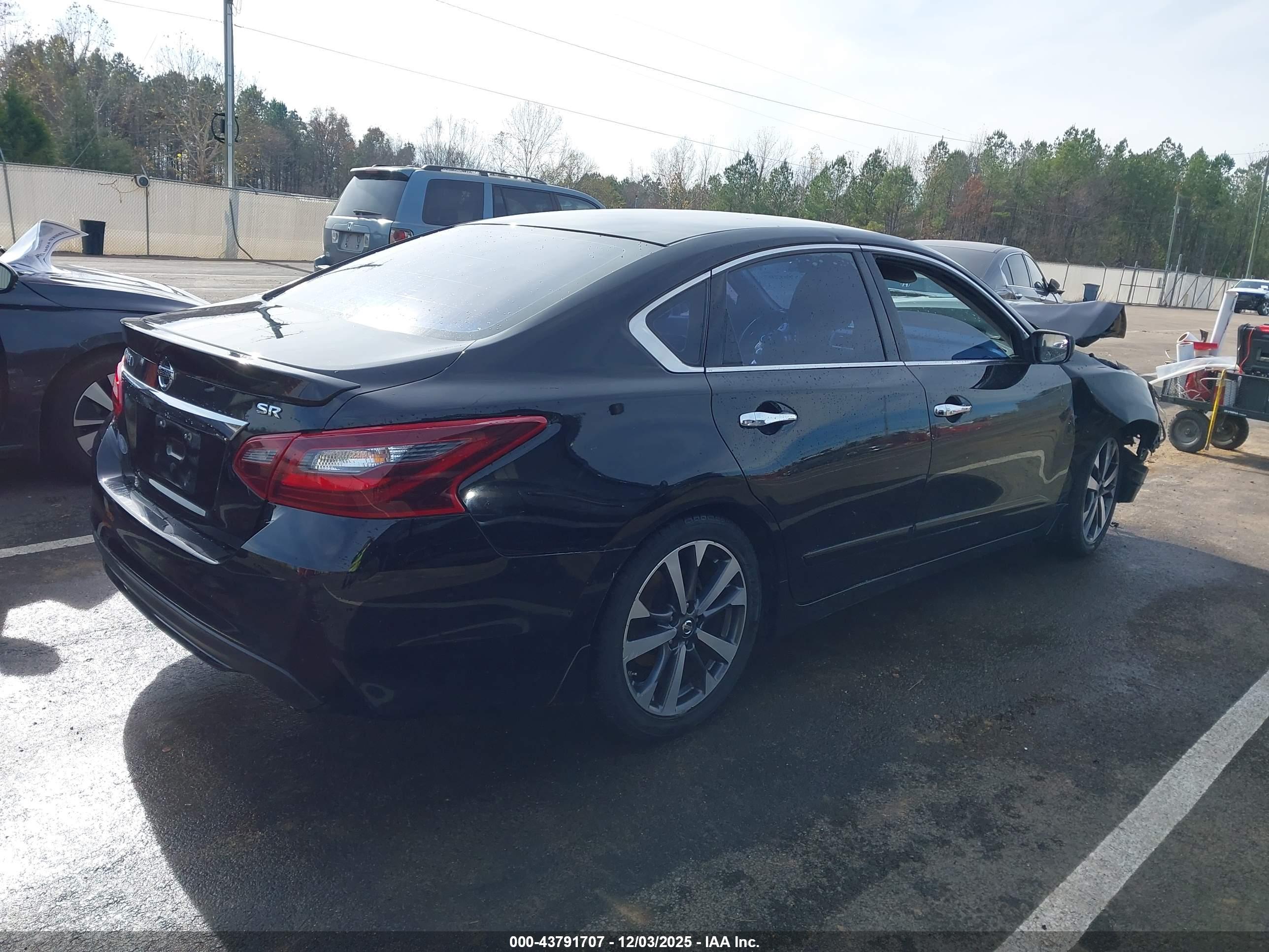 NISSAN ALTIMA image 4