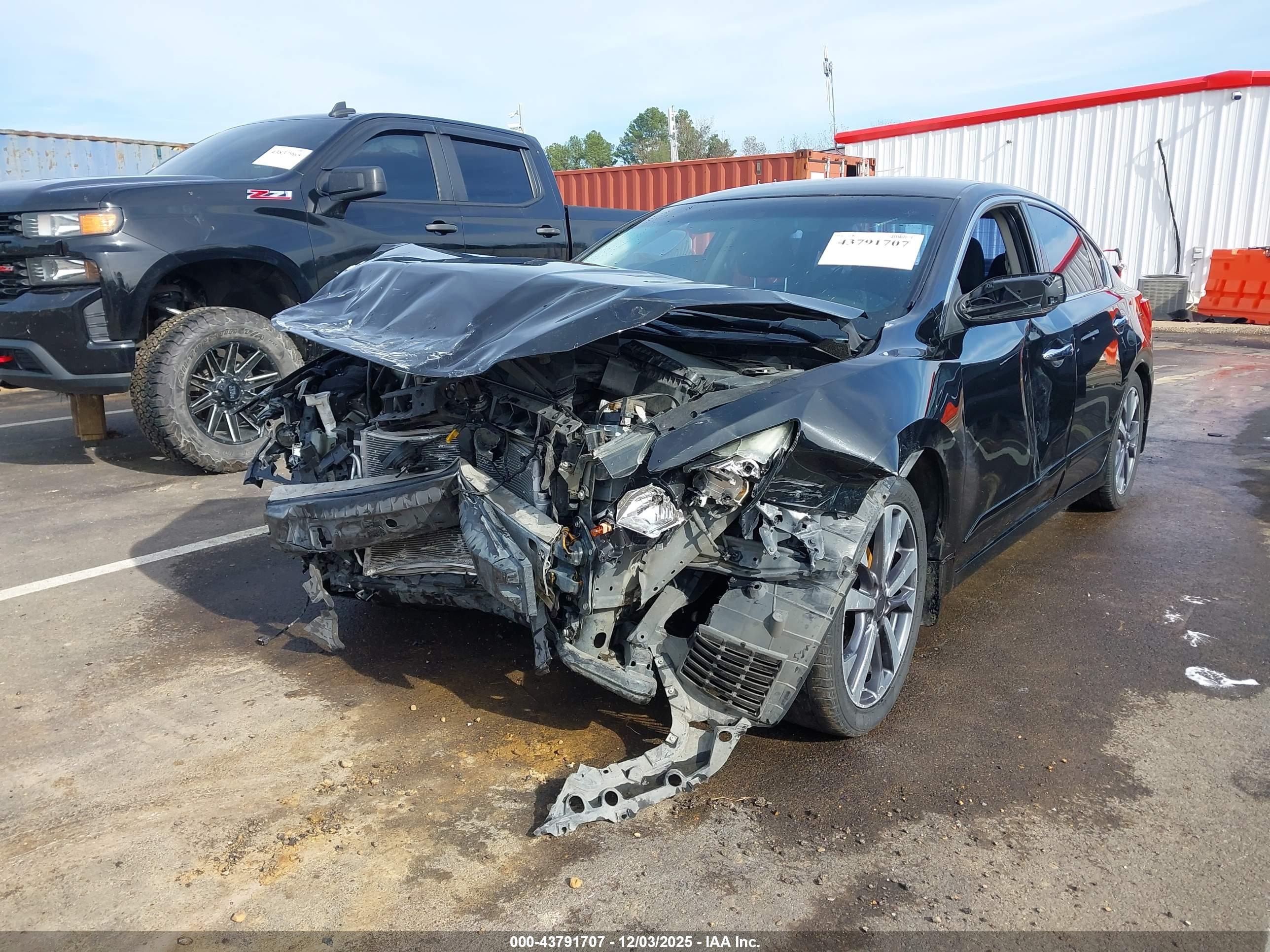 NISSAN ALTIMA image 6