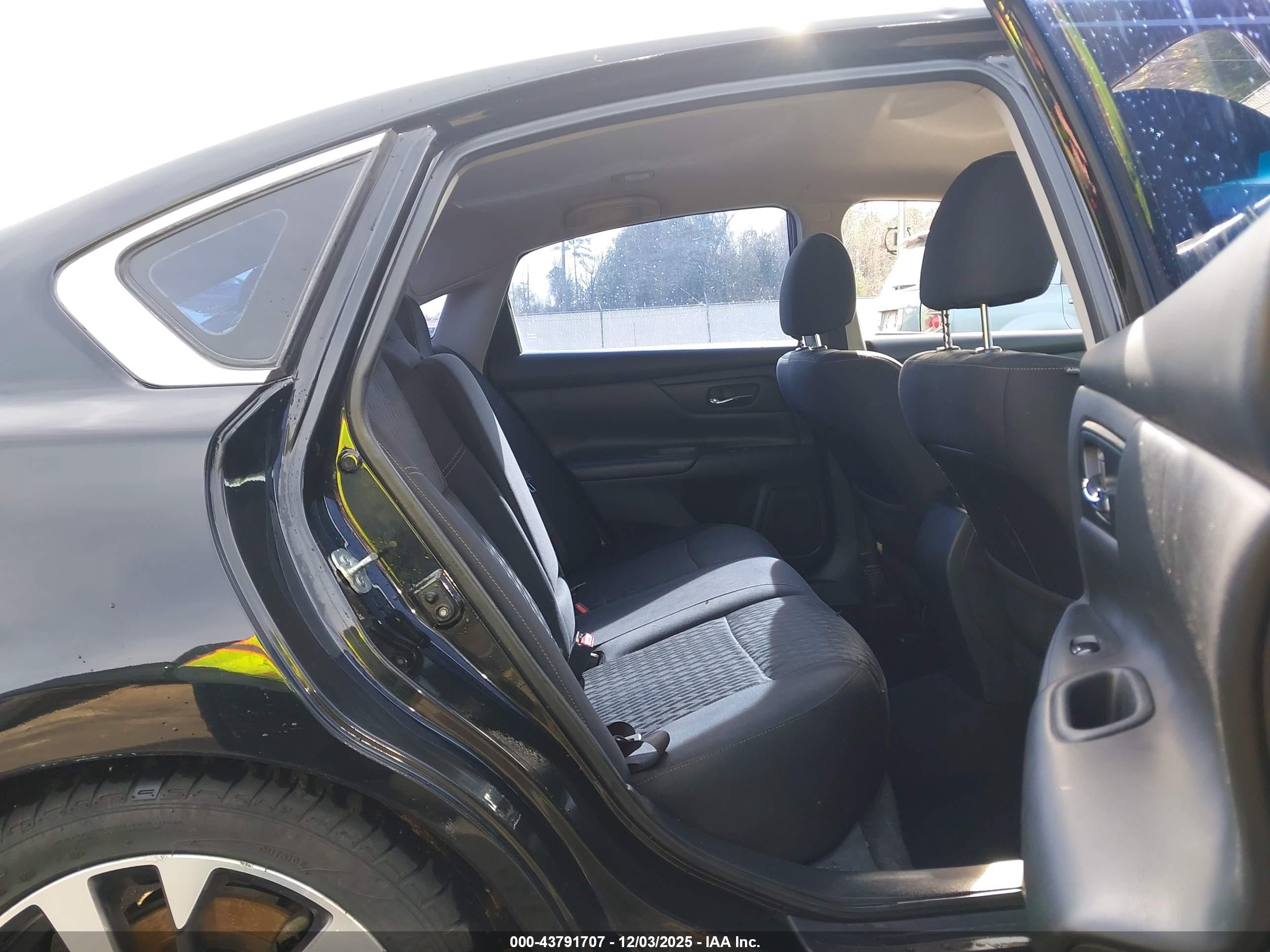 NISSAN ALTIMA image 8