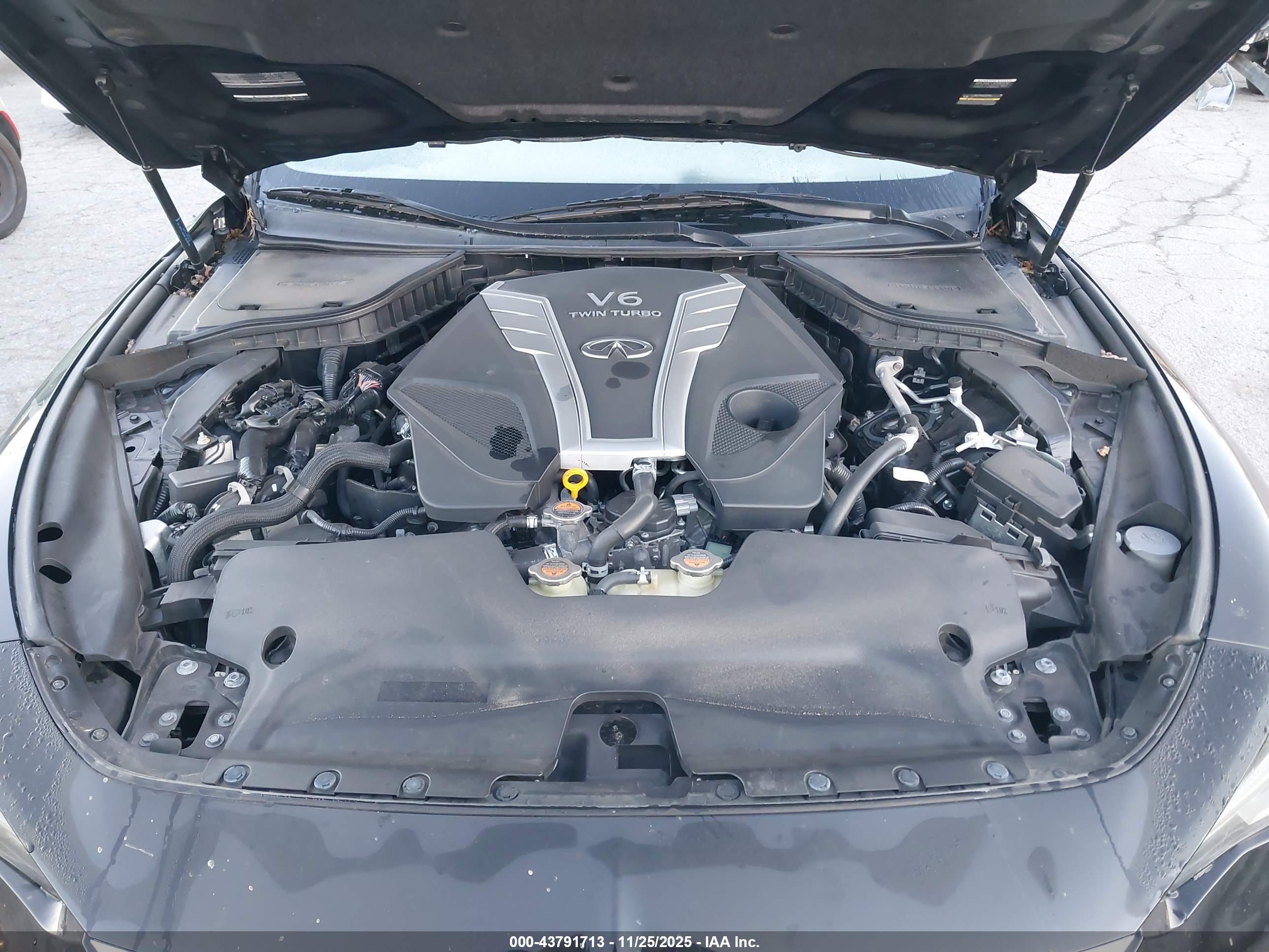 INFINITI Q60 image 10