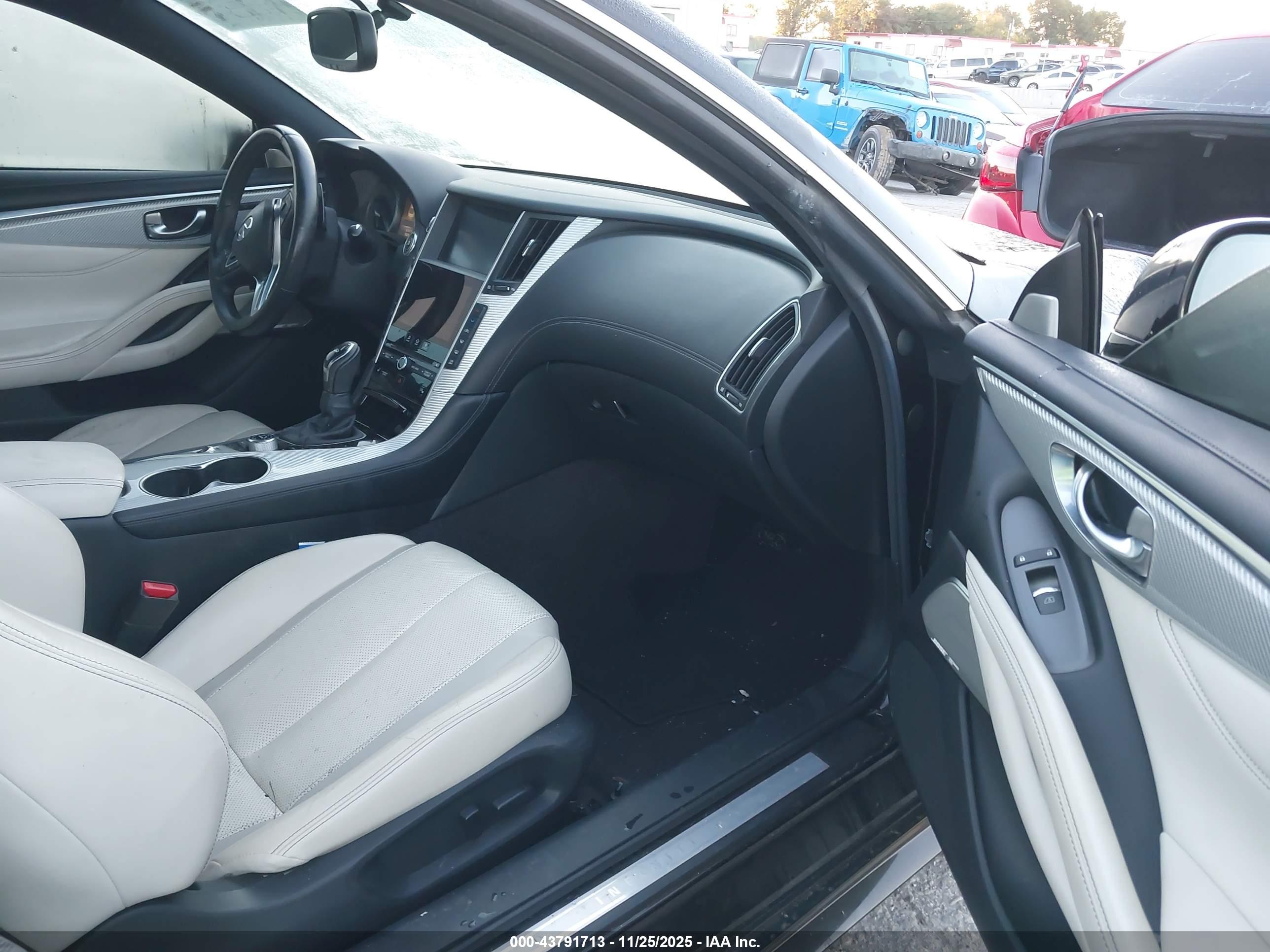 INFINITI Q60 image 5