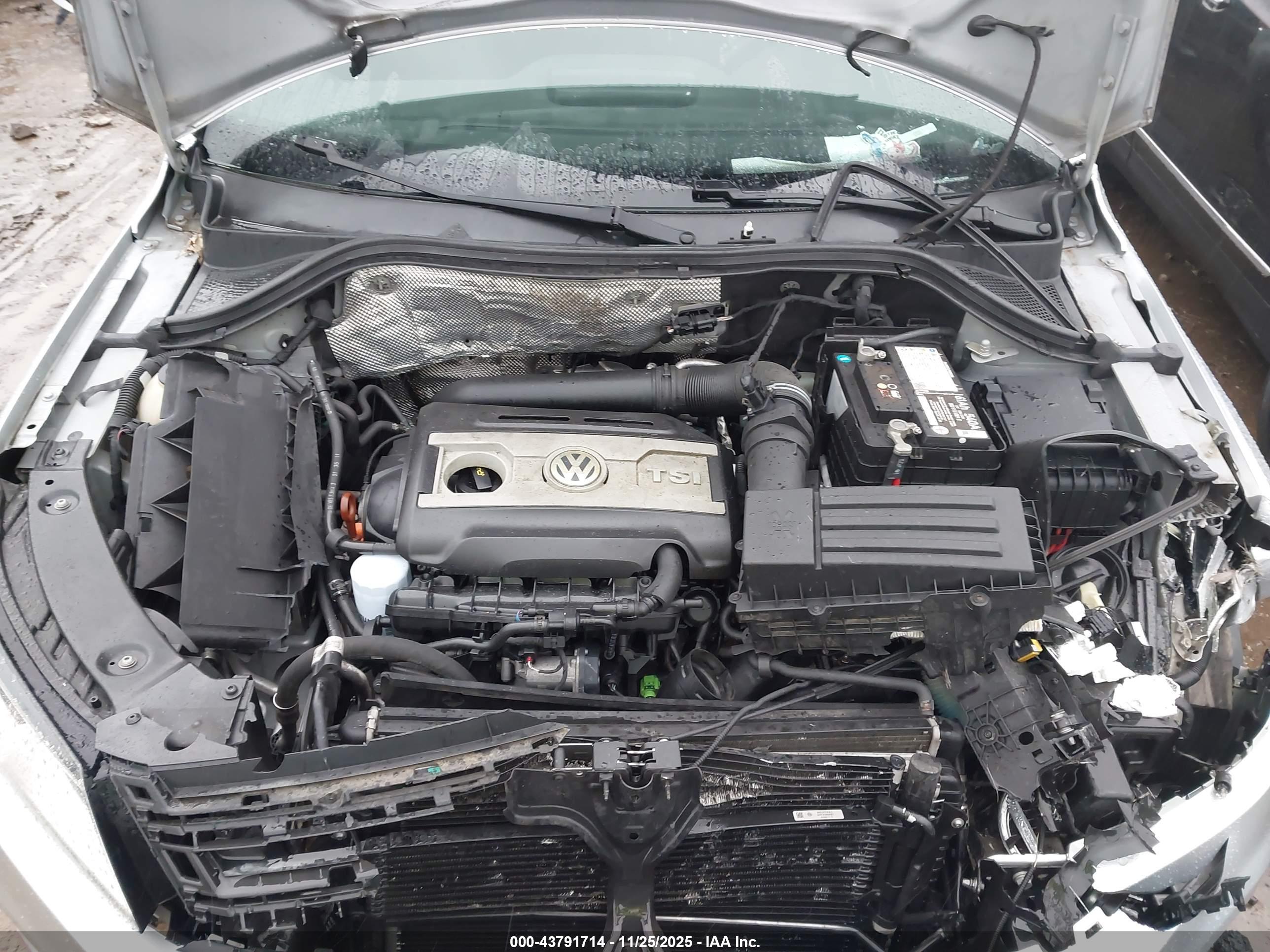 VOLKSWAGEN TIGUAN image 10
