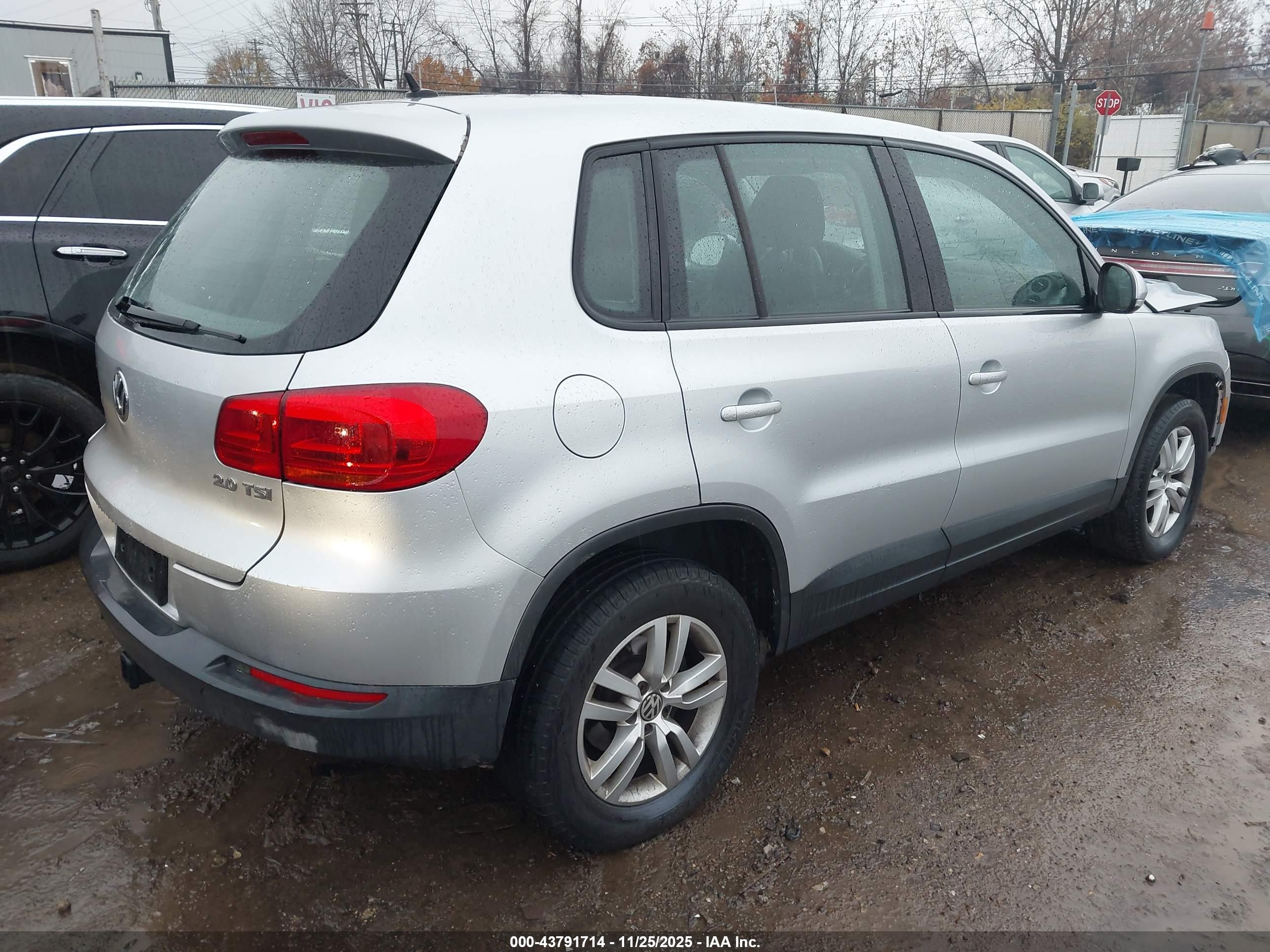VOLKSWAGEN TIGUAN image 4