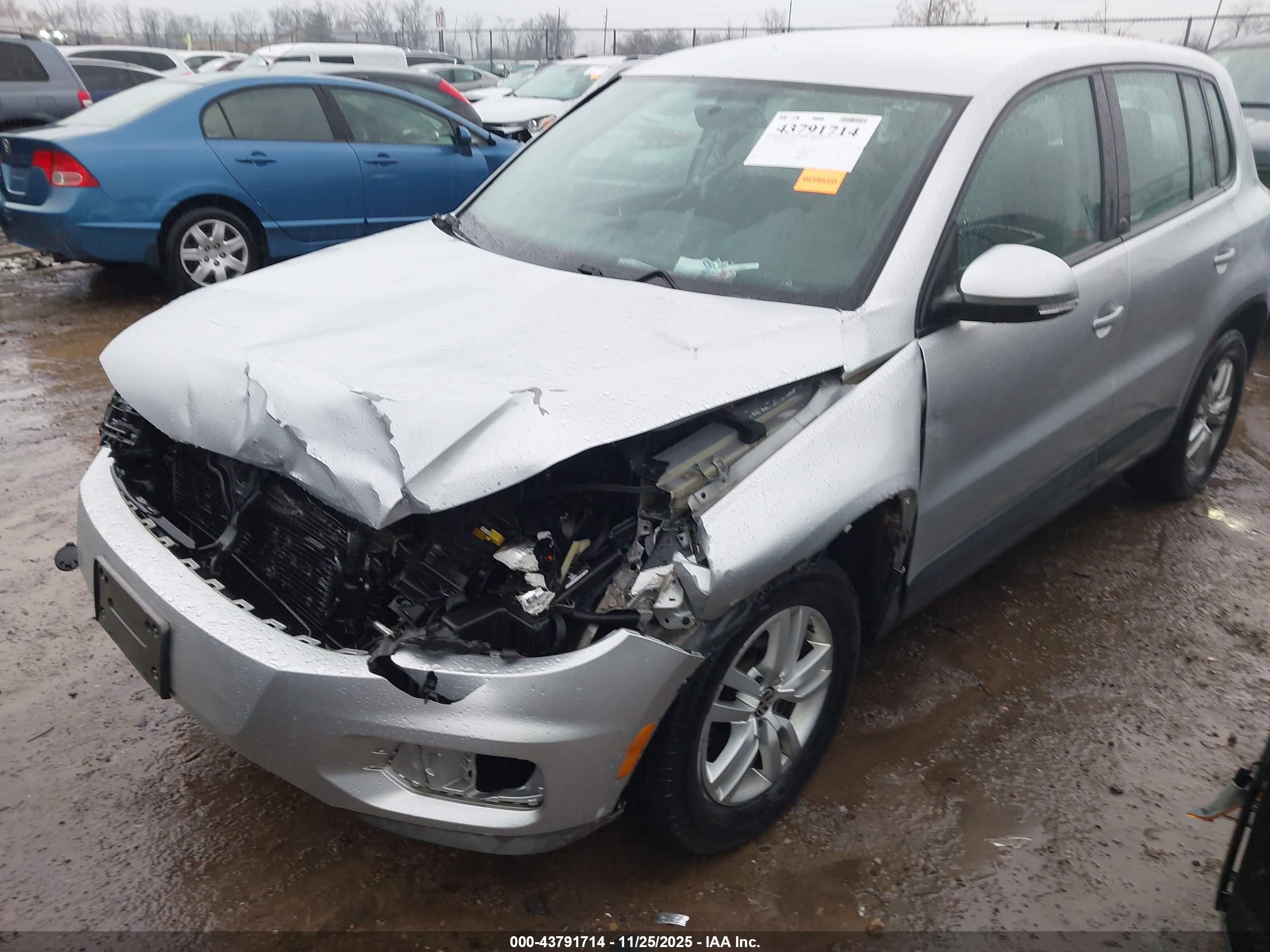 VOLKSWAGEN TIGUAN image 6