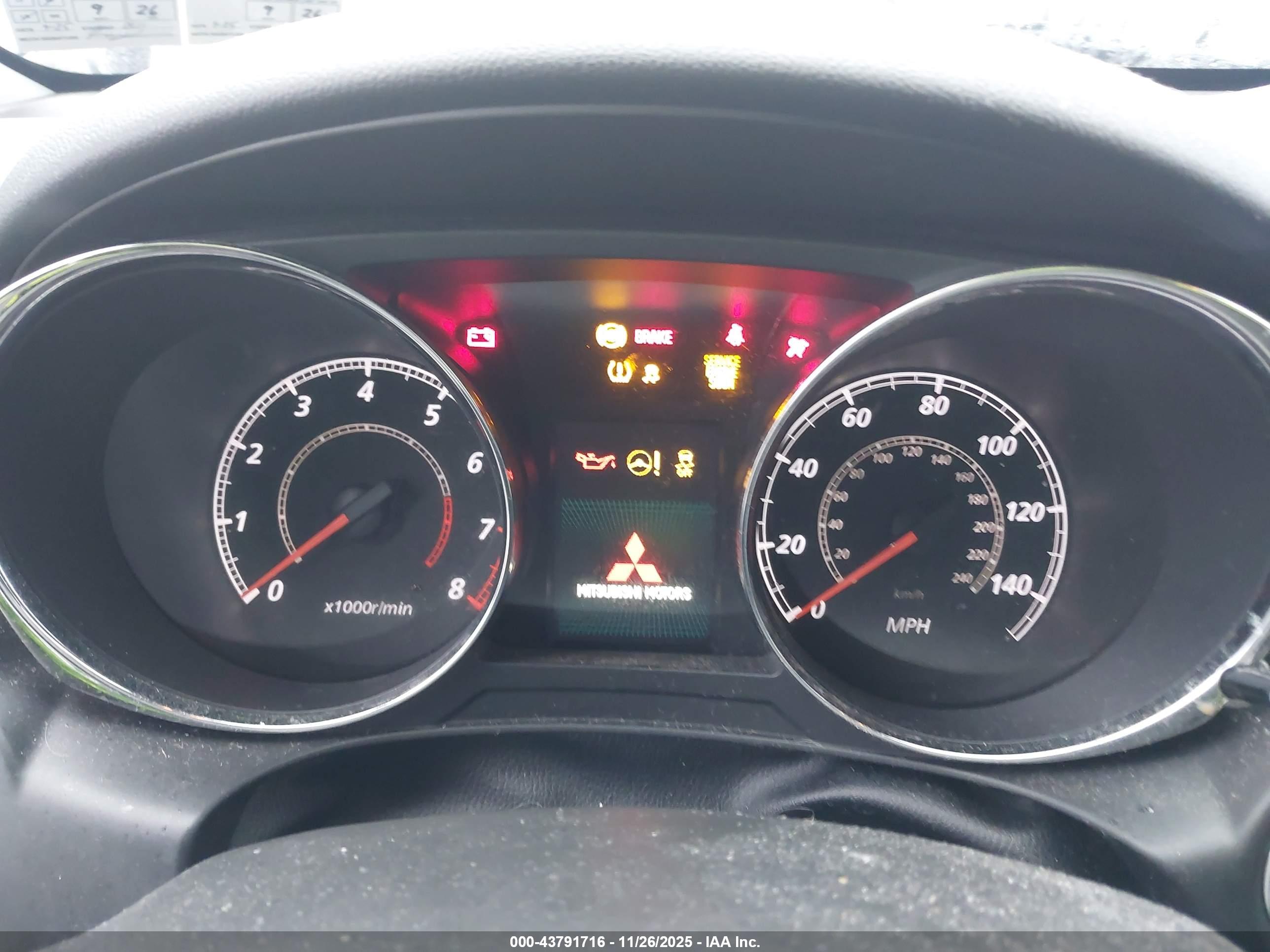 MITSUBISHI OUTLANDER image 7
