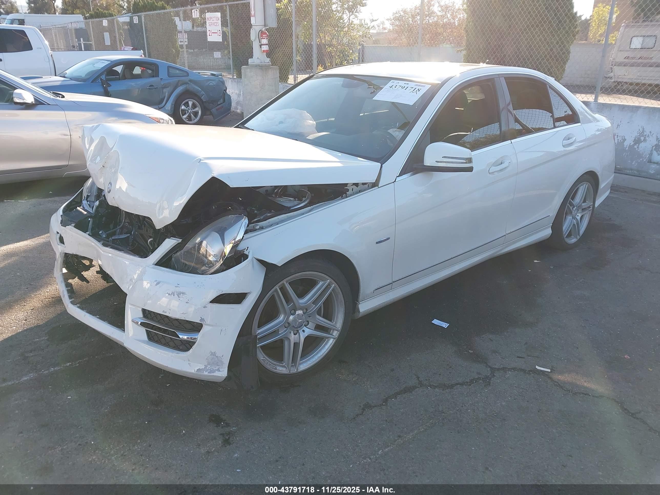 MERCEDES-BENZ C image 2