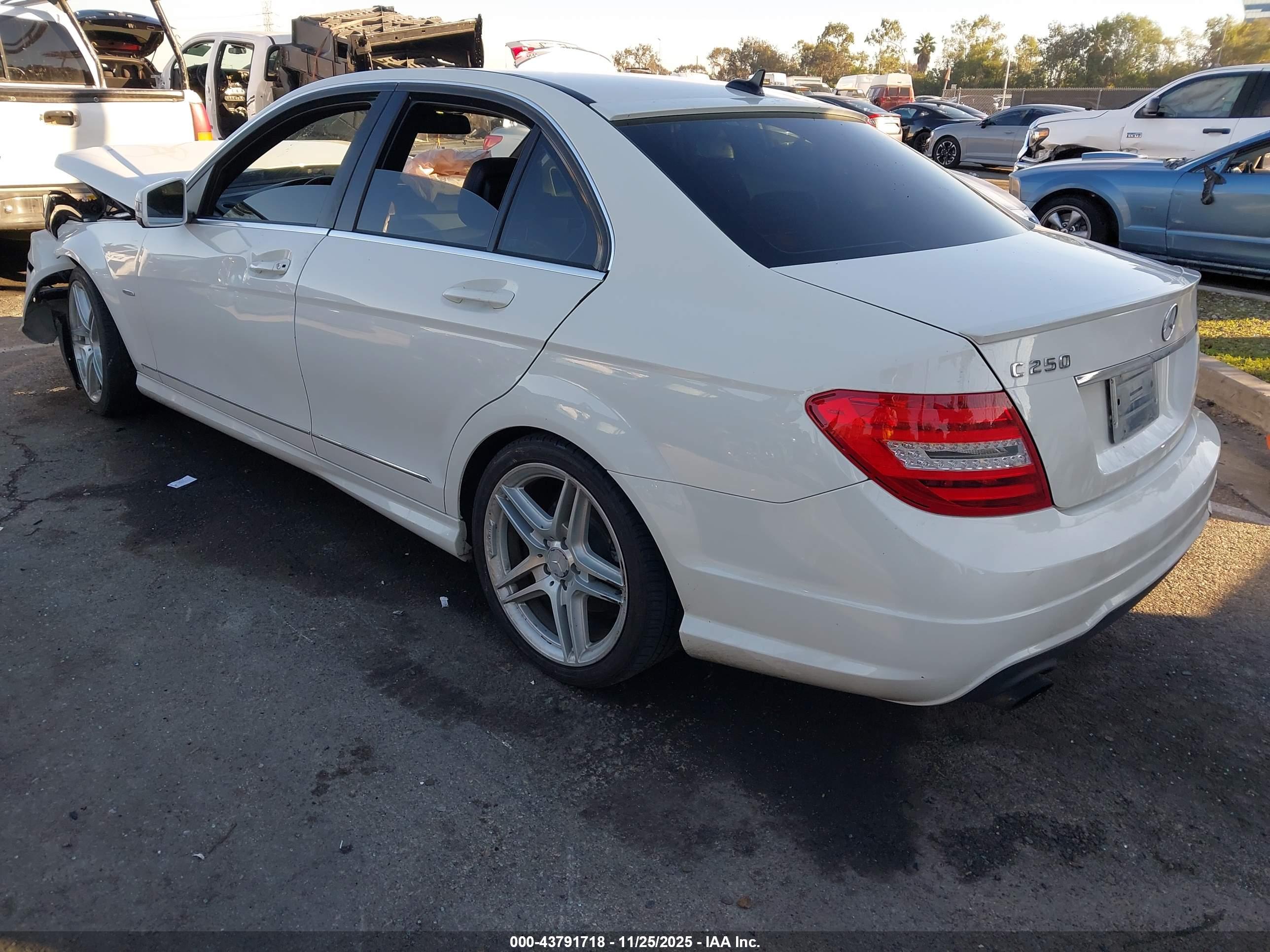 MERCEDES-BENZ C image 3