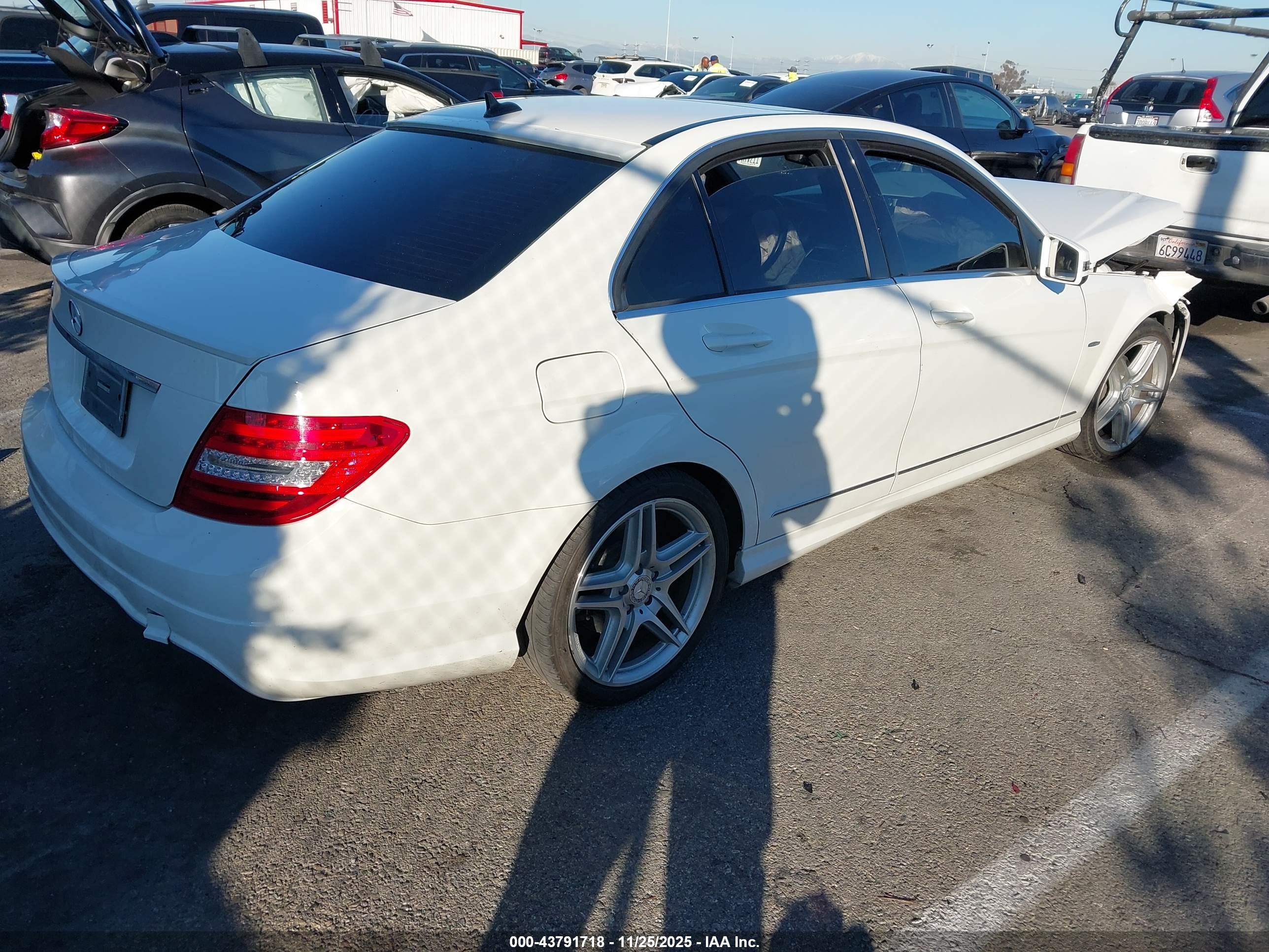MERCEDES-BENZ C image 4