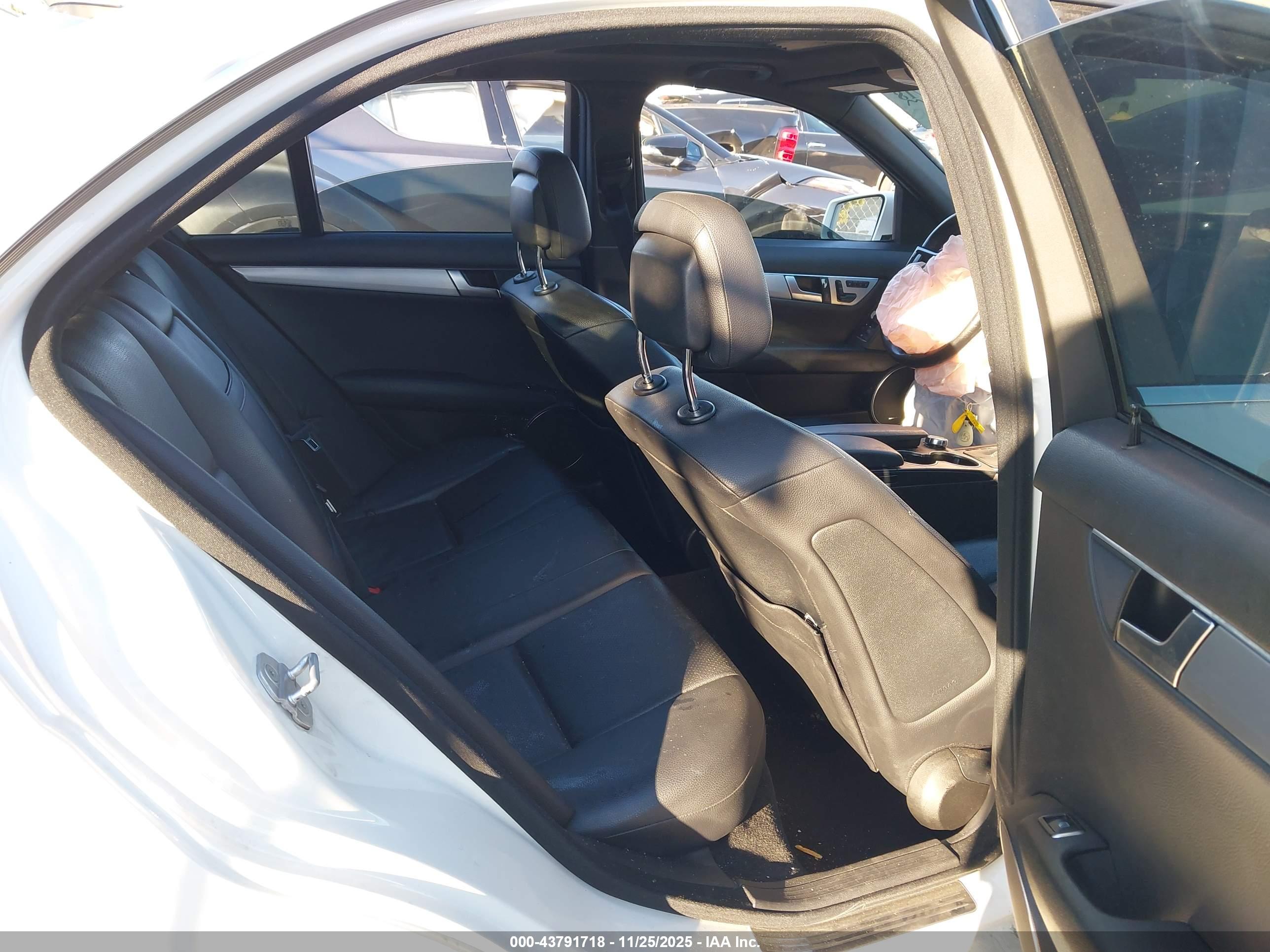 MERCEDES-BENZ C image 8