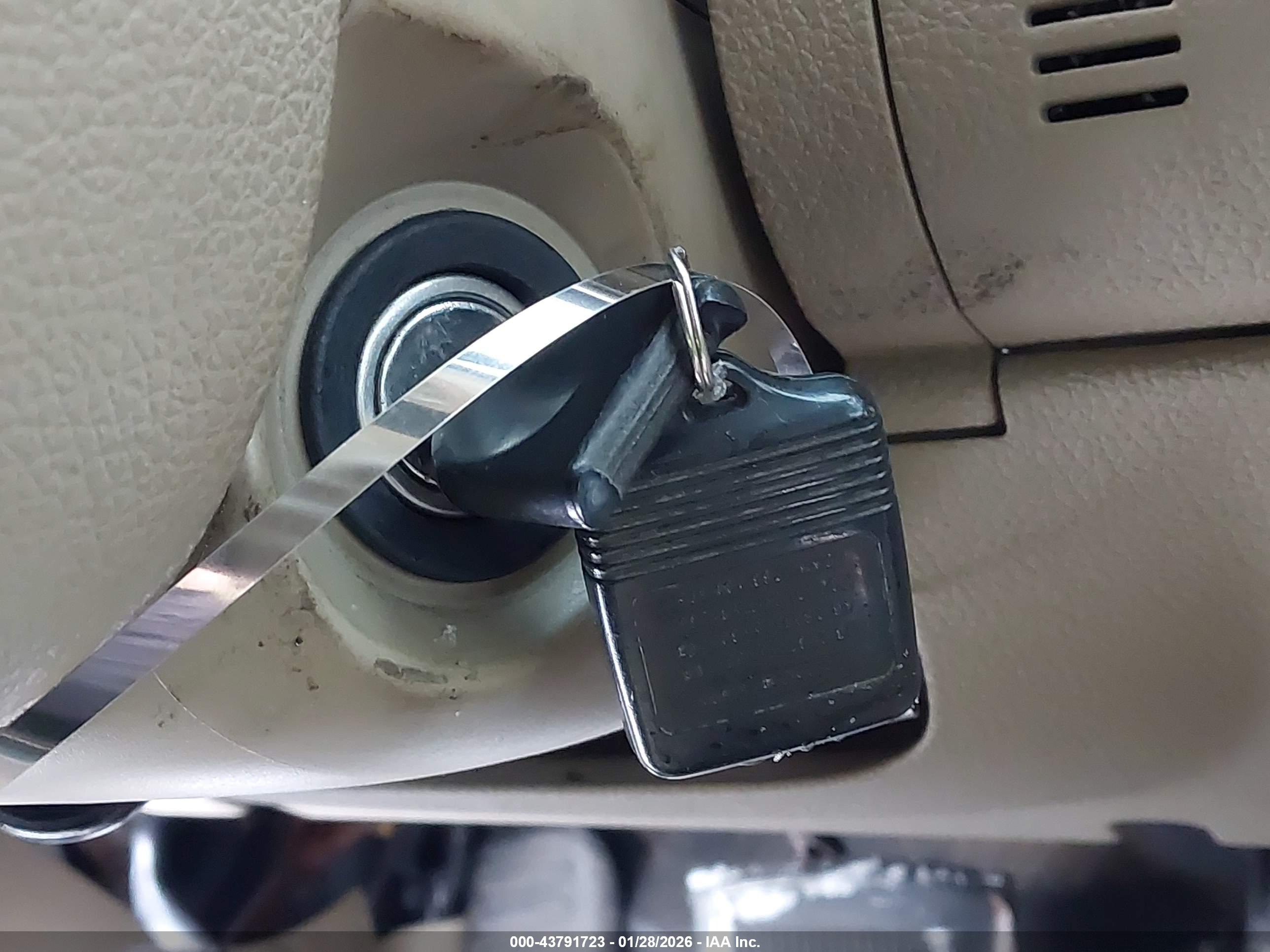 FORD EXPLORER image 11