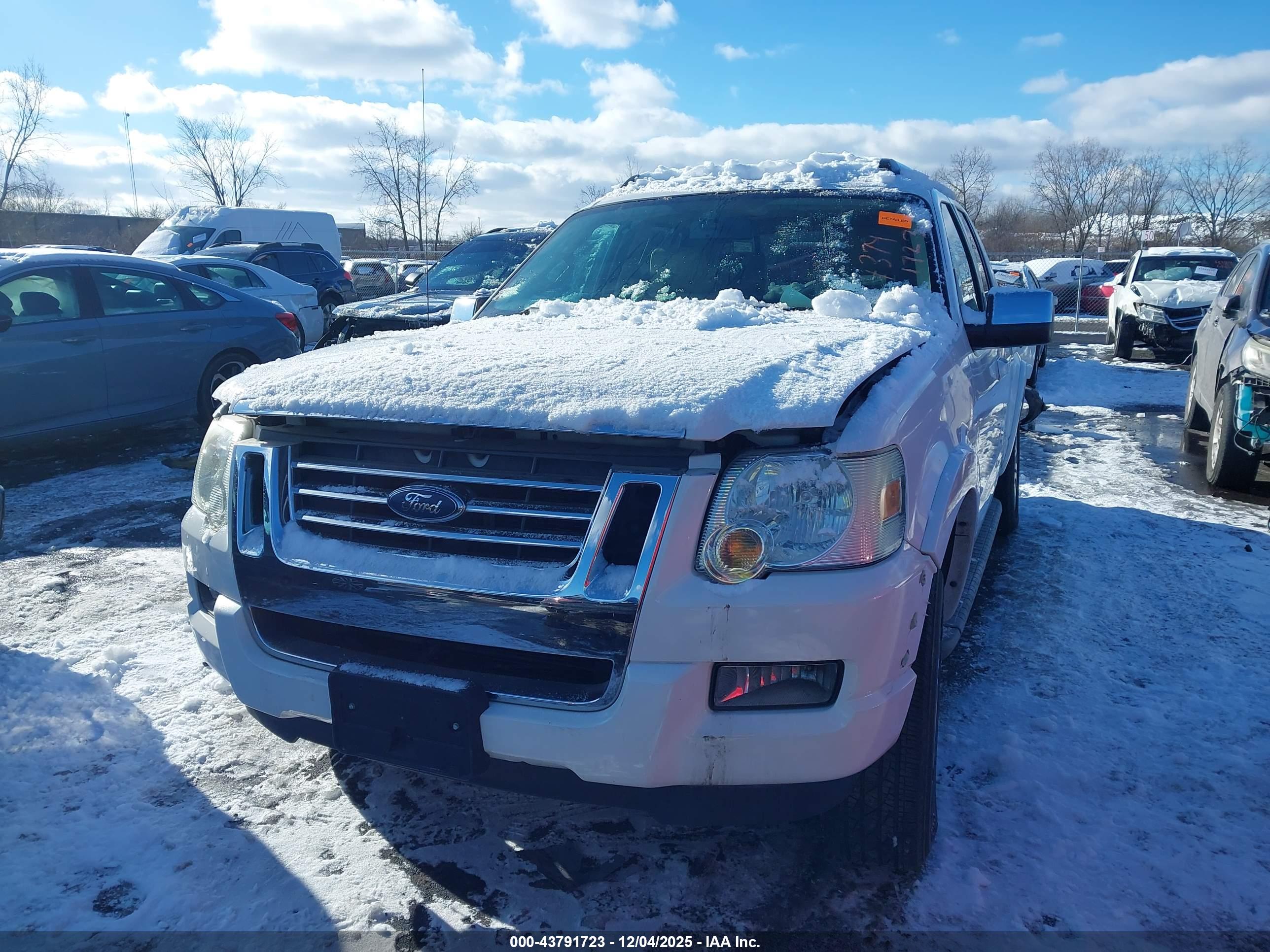 FORD EXPLORER image 2