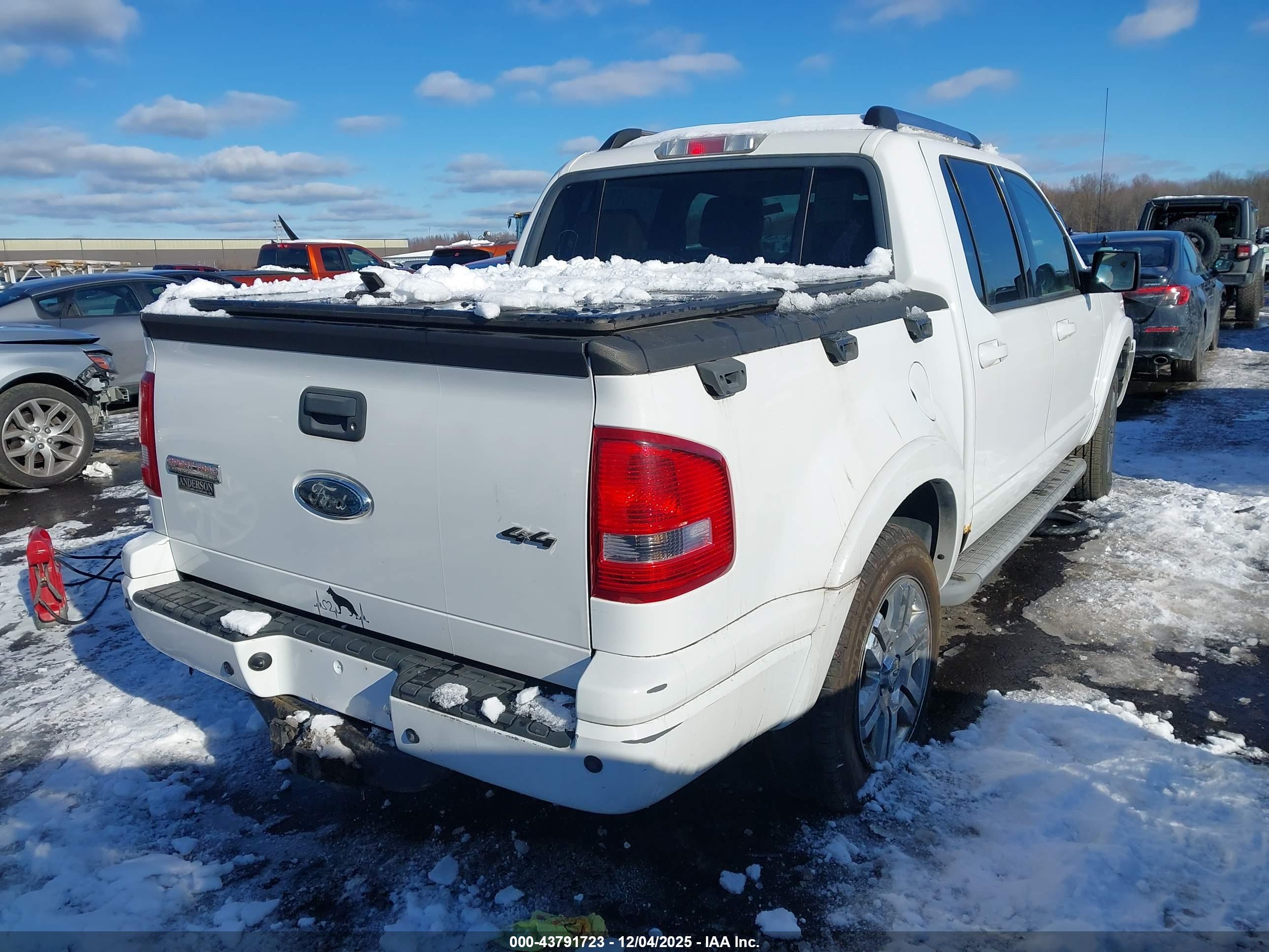 FORD EXPLORER image 4
