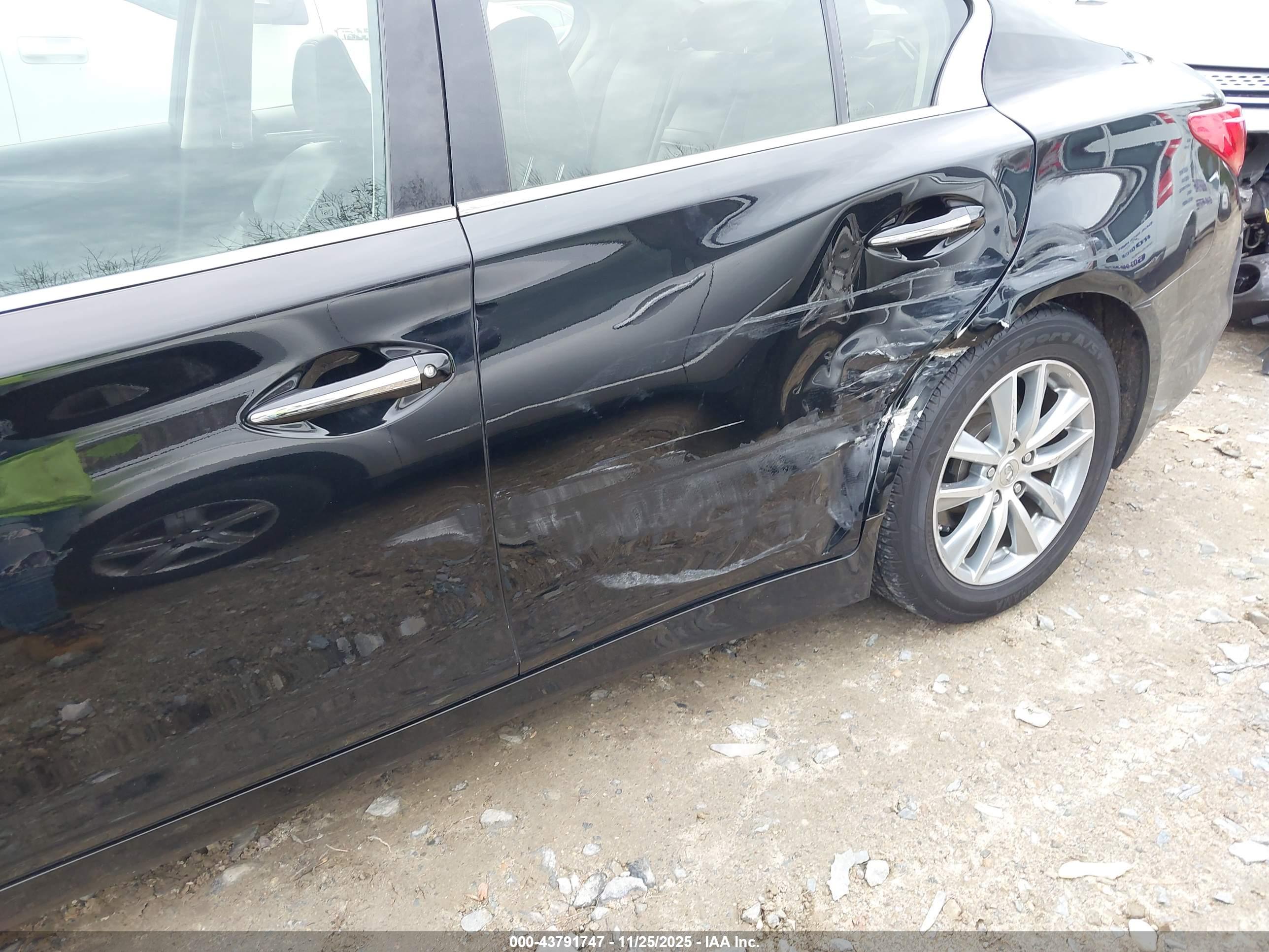 INFINITI Q50 image 6