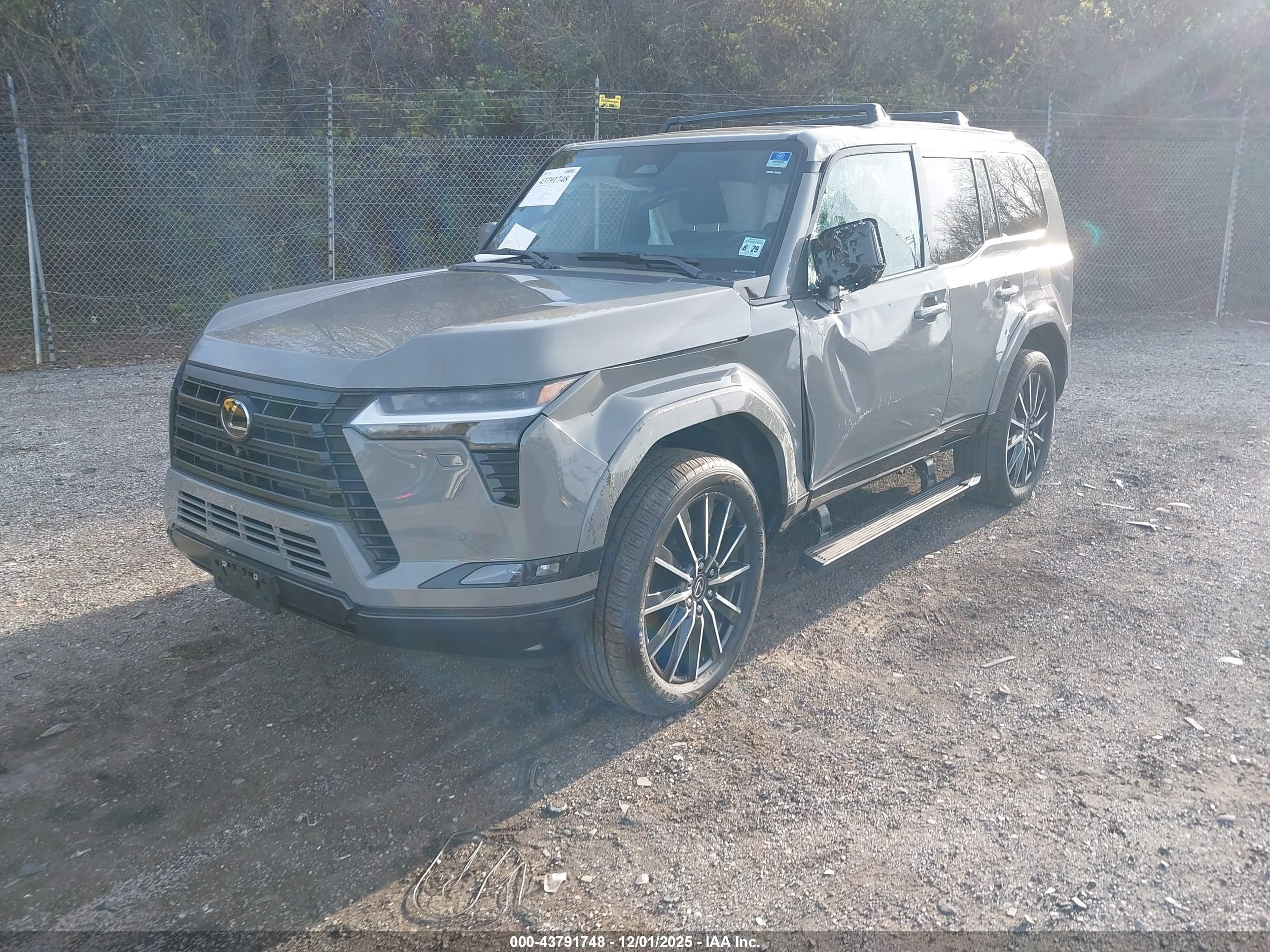 LEXUS GX image 2