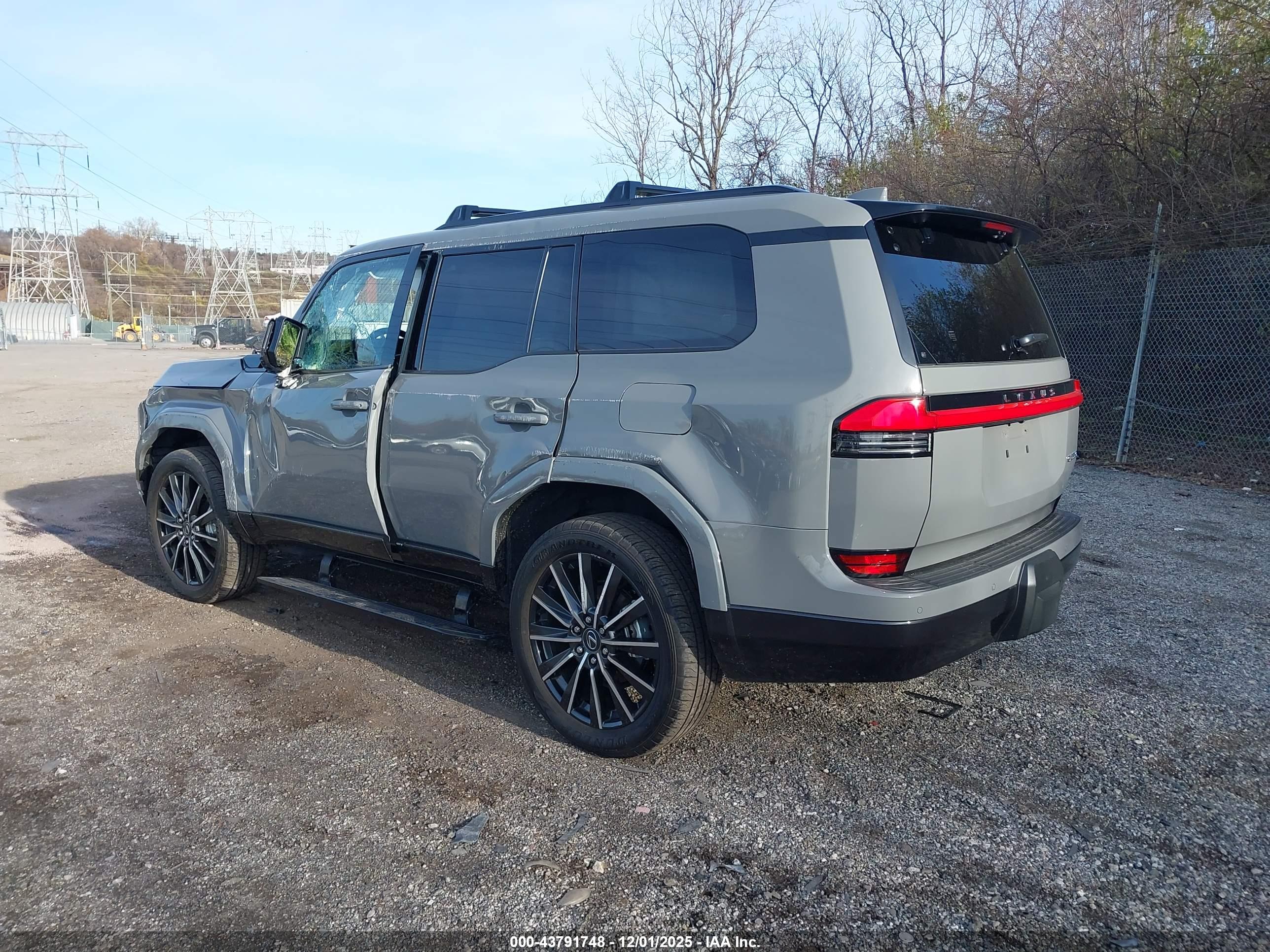 LEXUS GX image 3