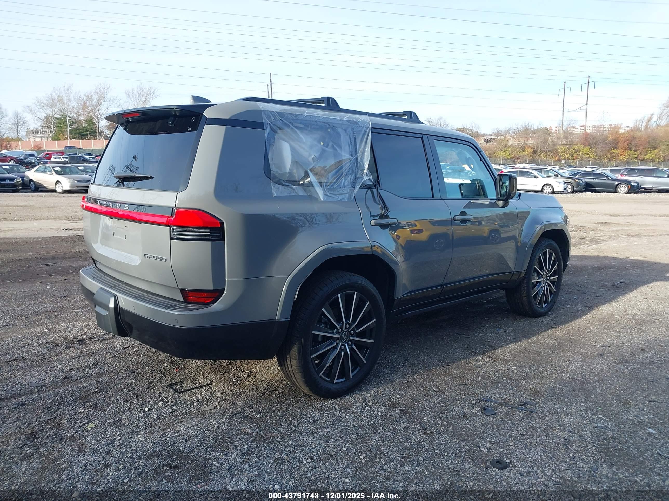 LEXUS GX image 4