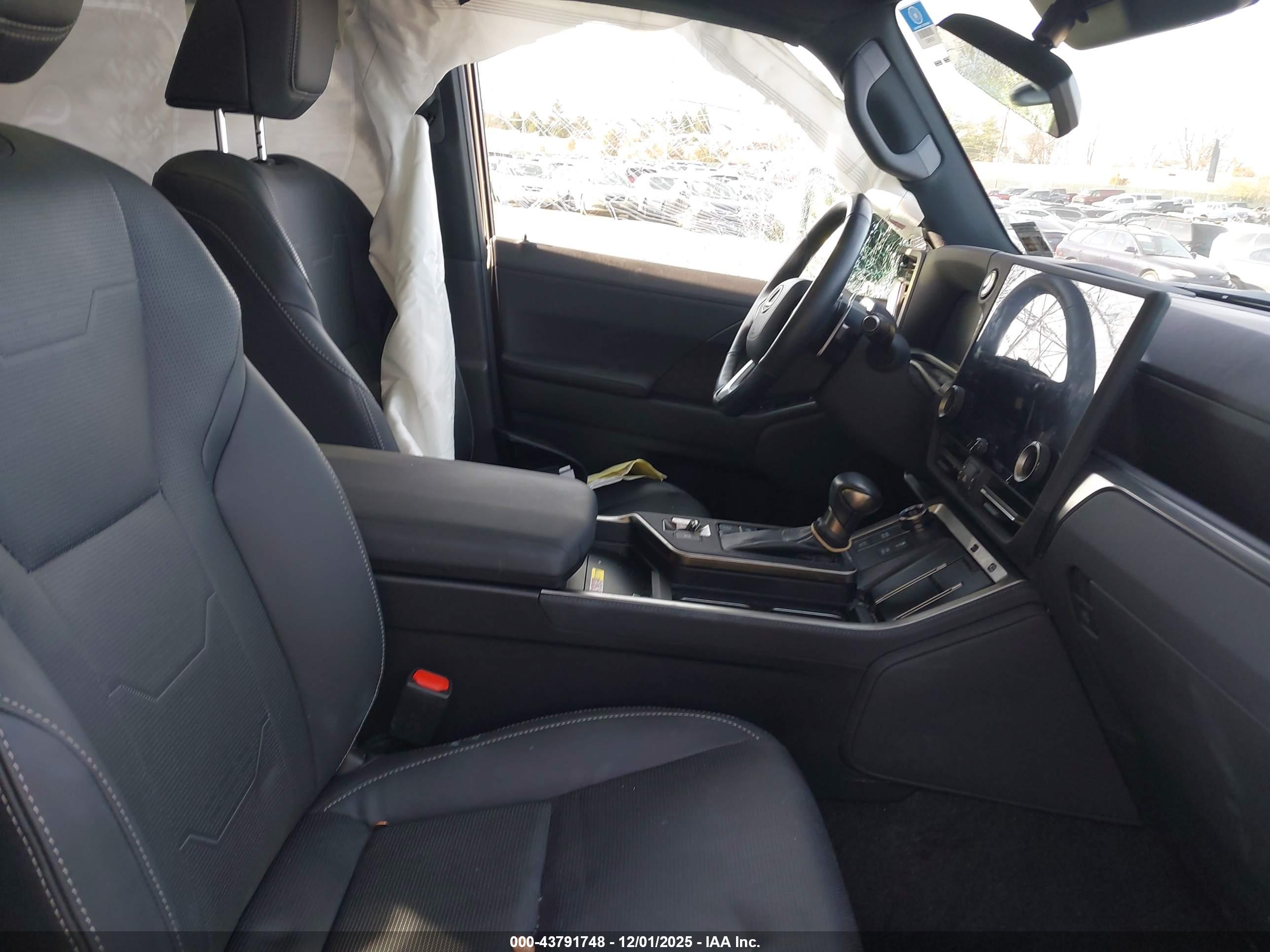 LEXUS GX image 5
