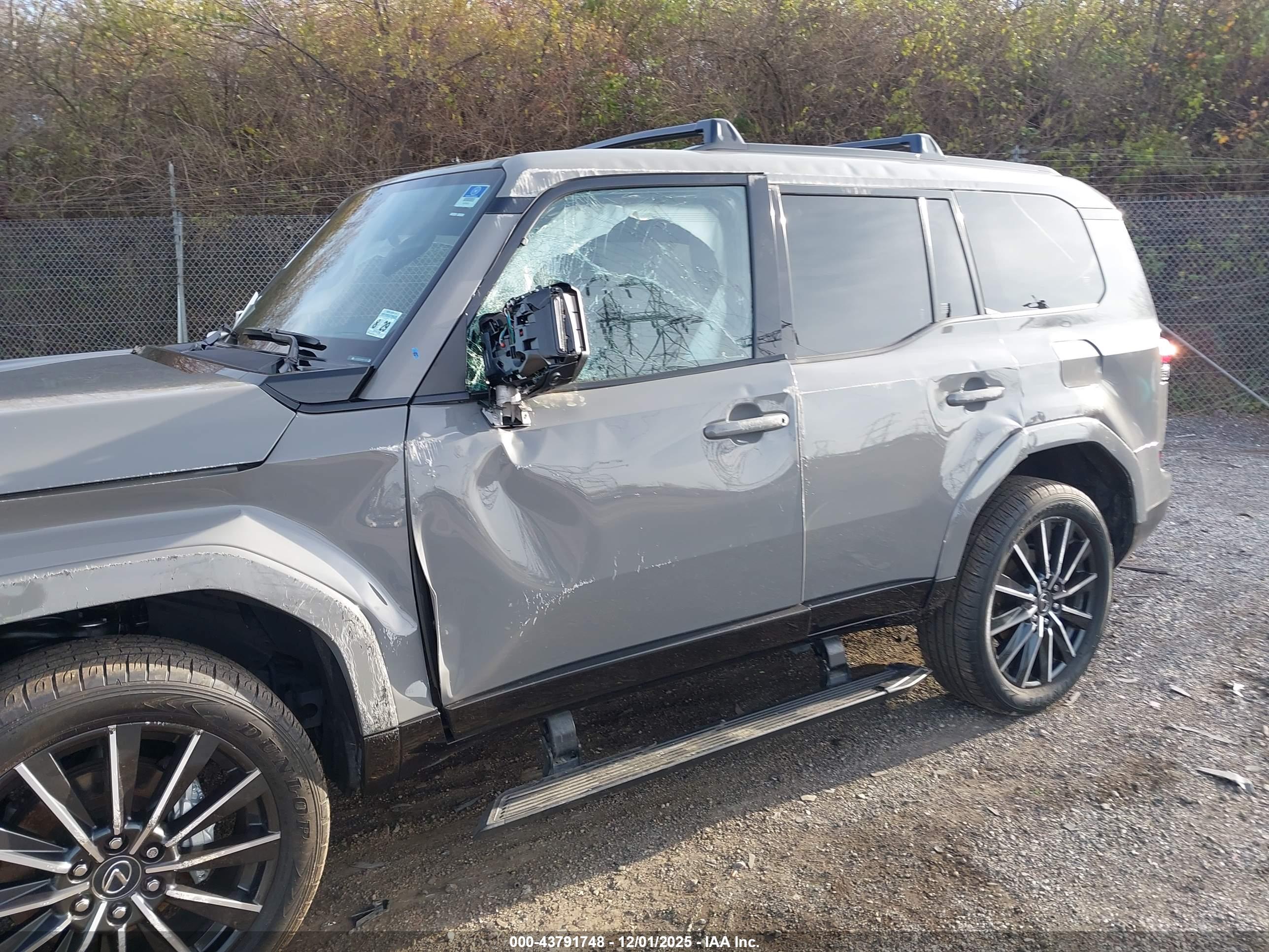 LEXUS GX image 6