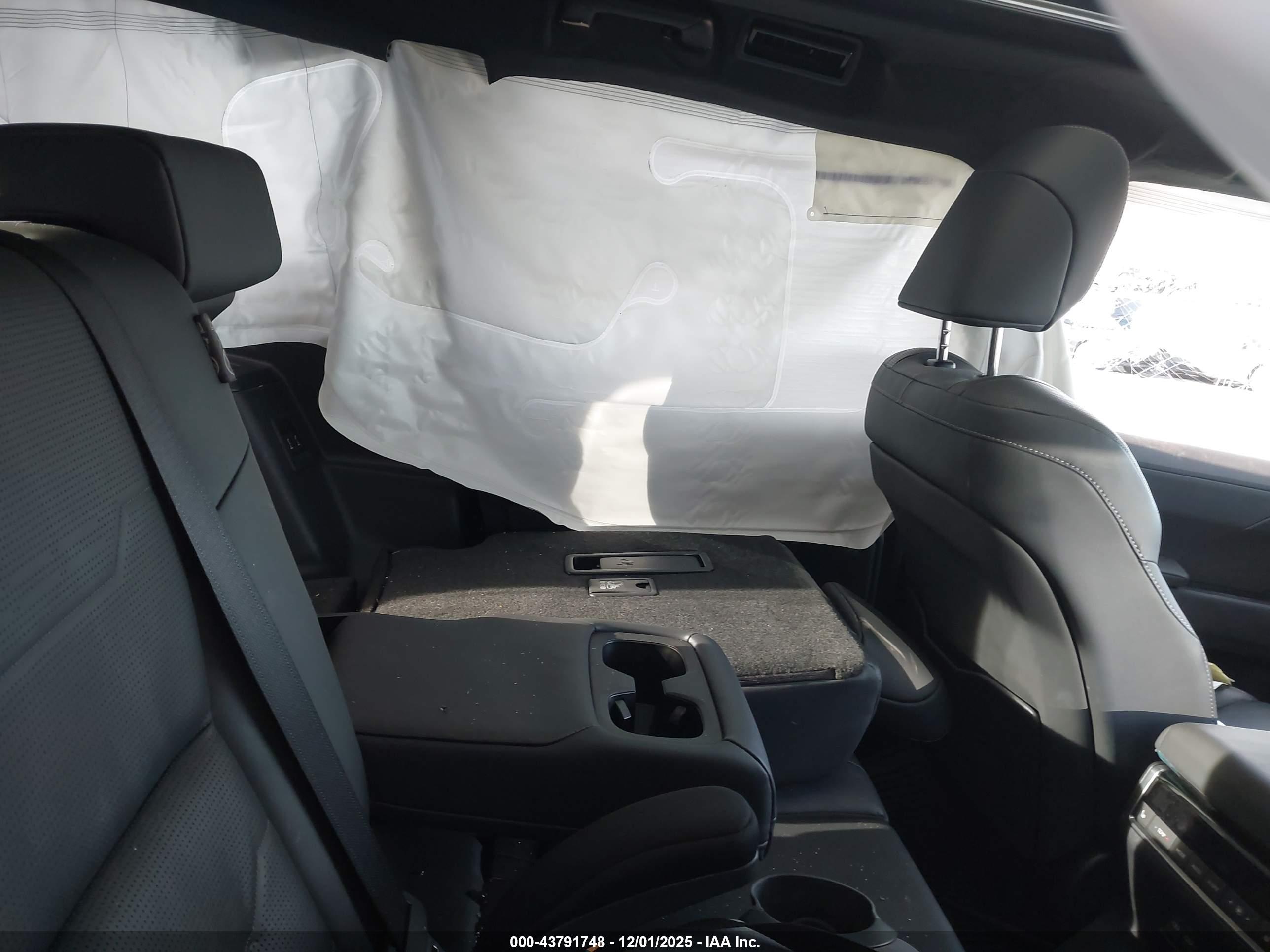 LEXUS GX image 8