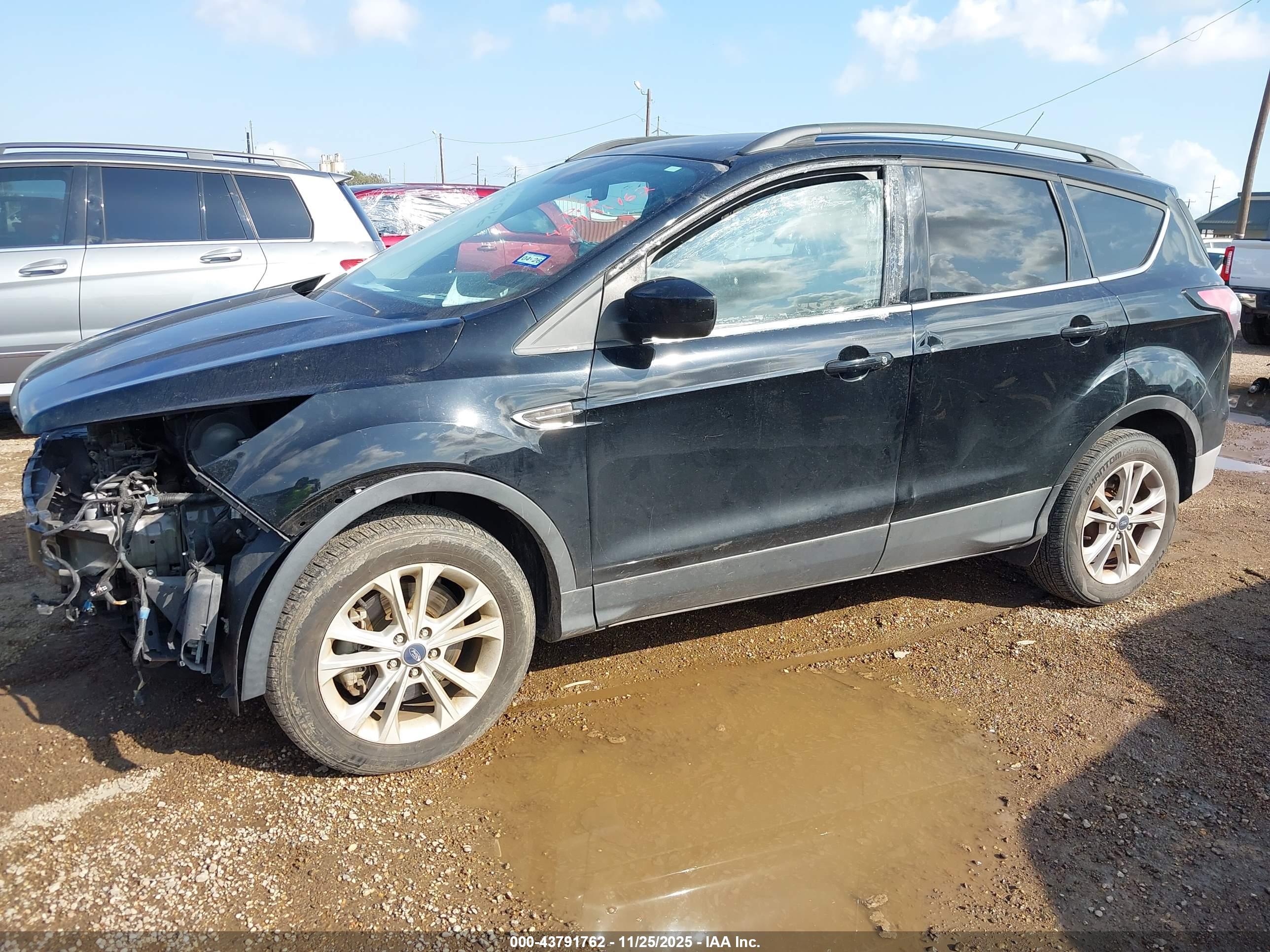 FORD ESCAPE image 2
