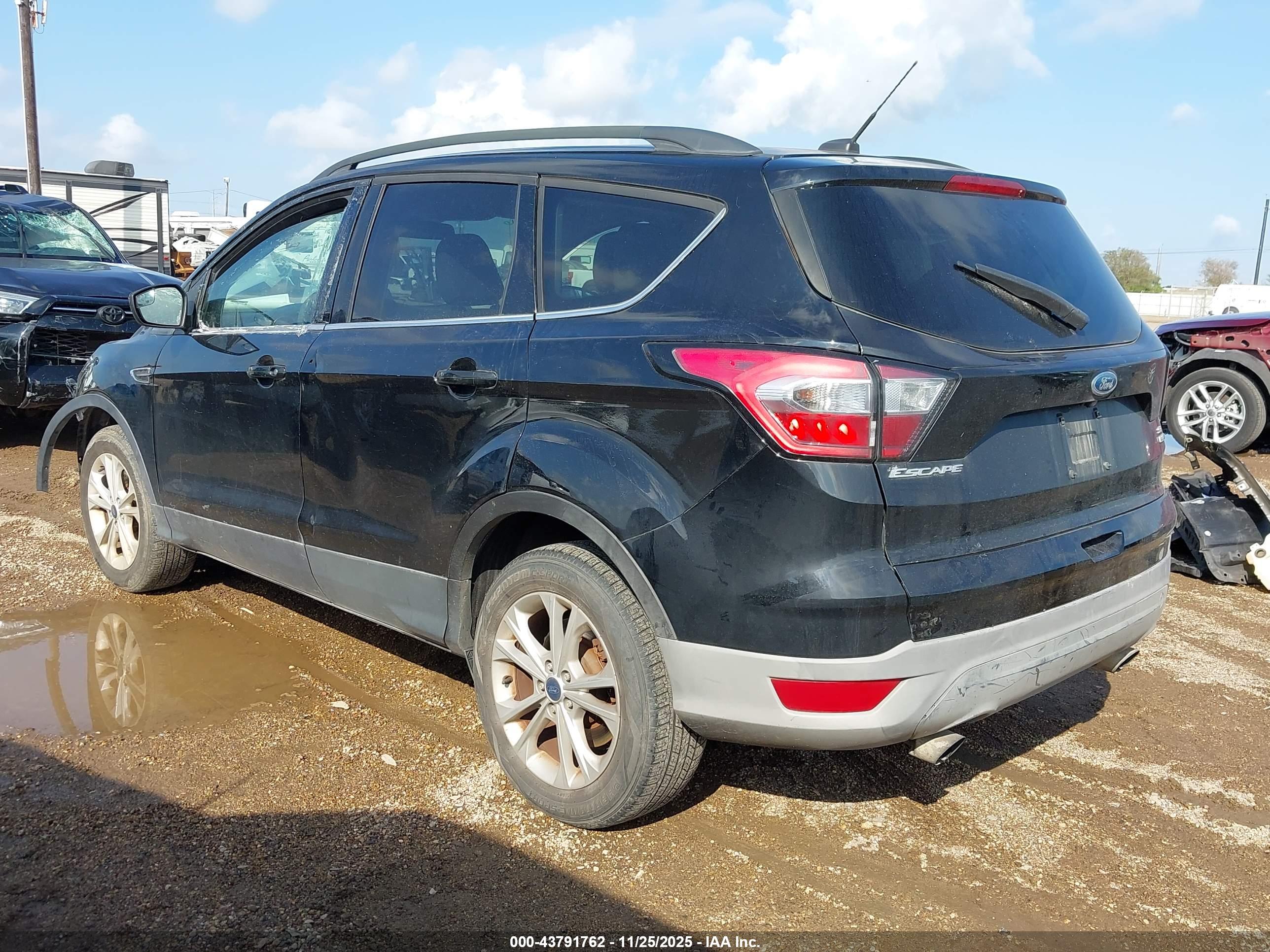 FORD ESCAPE image 3