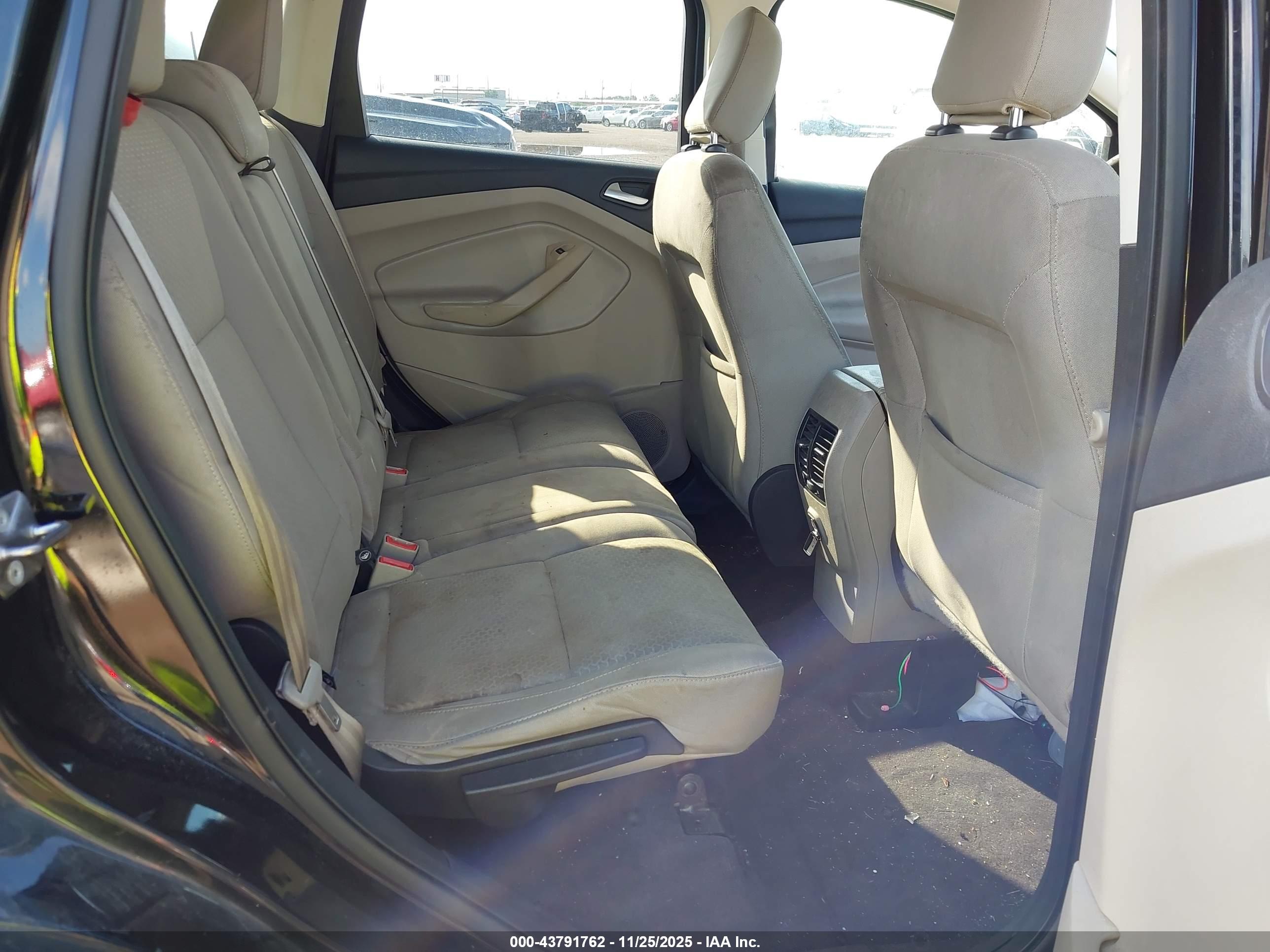 FORD ESCAPE image 8