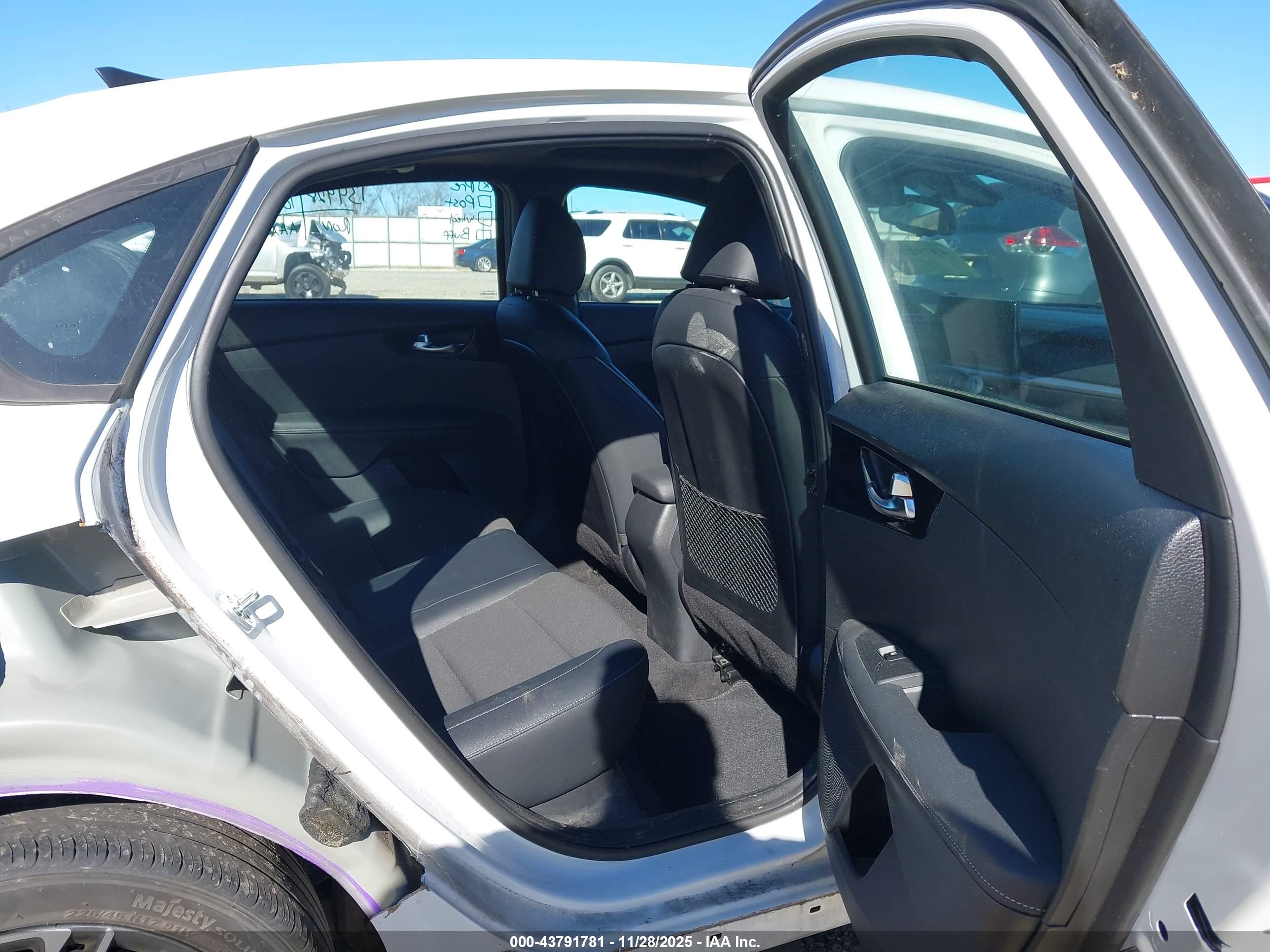 KIA FORTE image 8